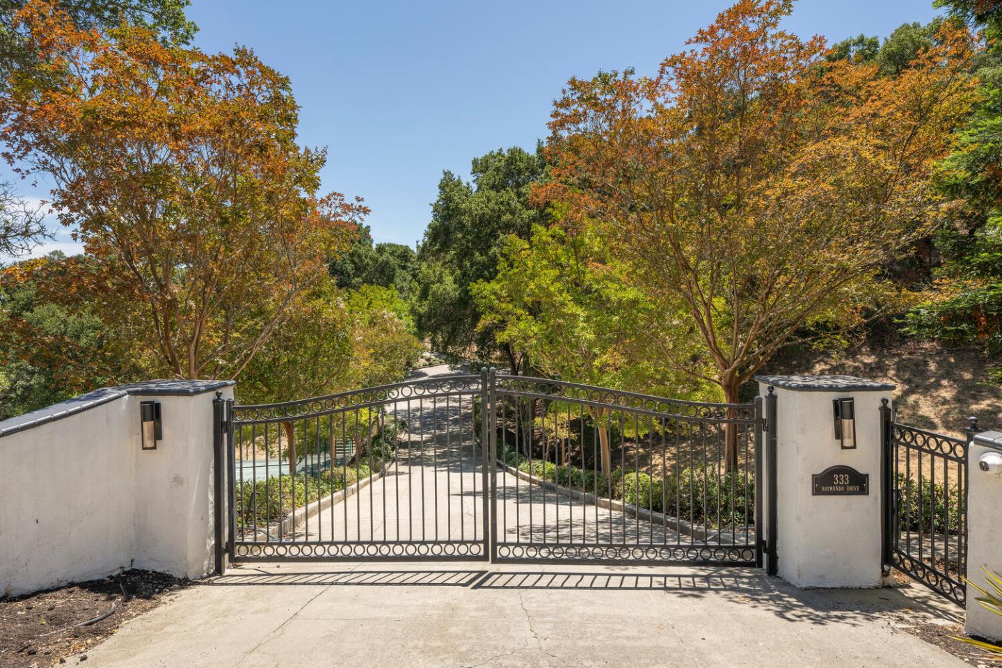 Woodside, California, 94062, United States, 4 Bedrooms Bedrooms, ,5 BathroomsBathrooms,Residential,For Sale,1911860