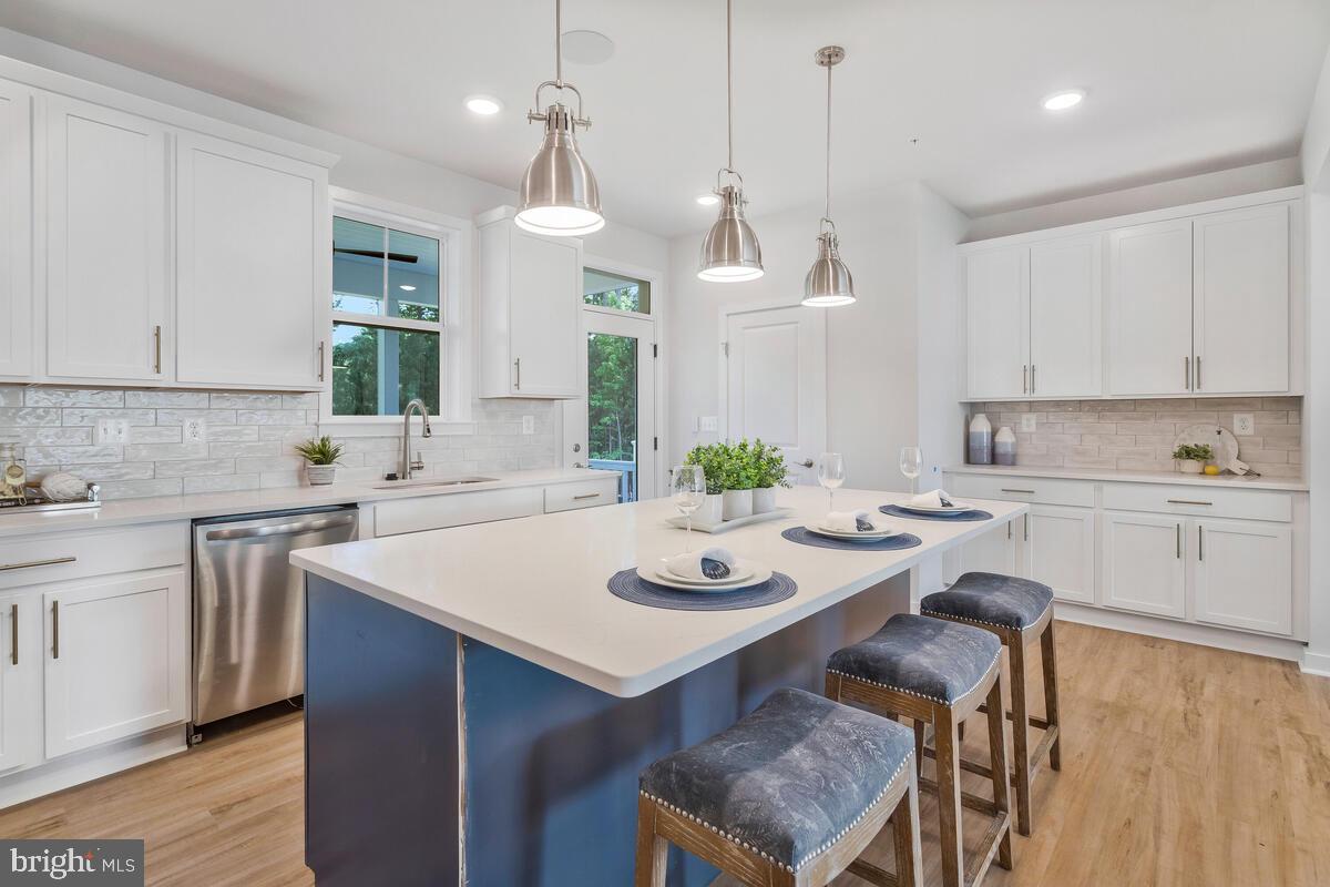 Annapolis, Maryland, 21403, United States, 4 Bedrooms Bedrooms, ,3 BathroomsBathrooms,Residential,For Sale,1877456