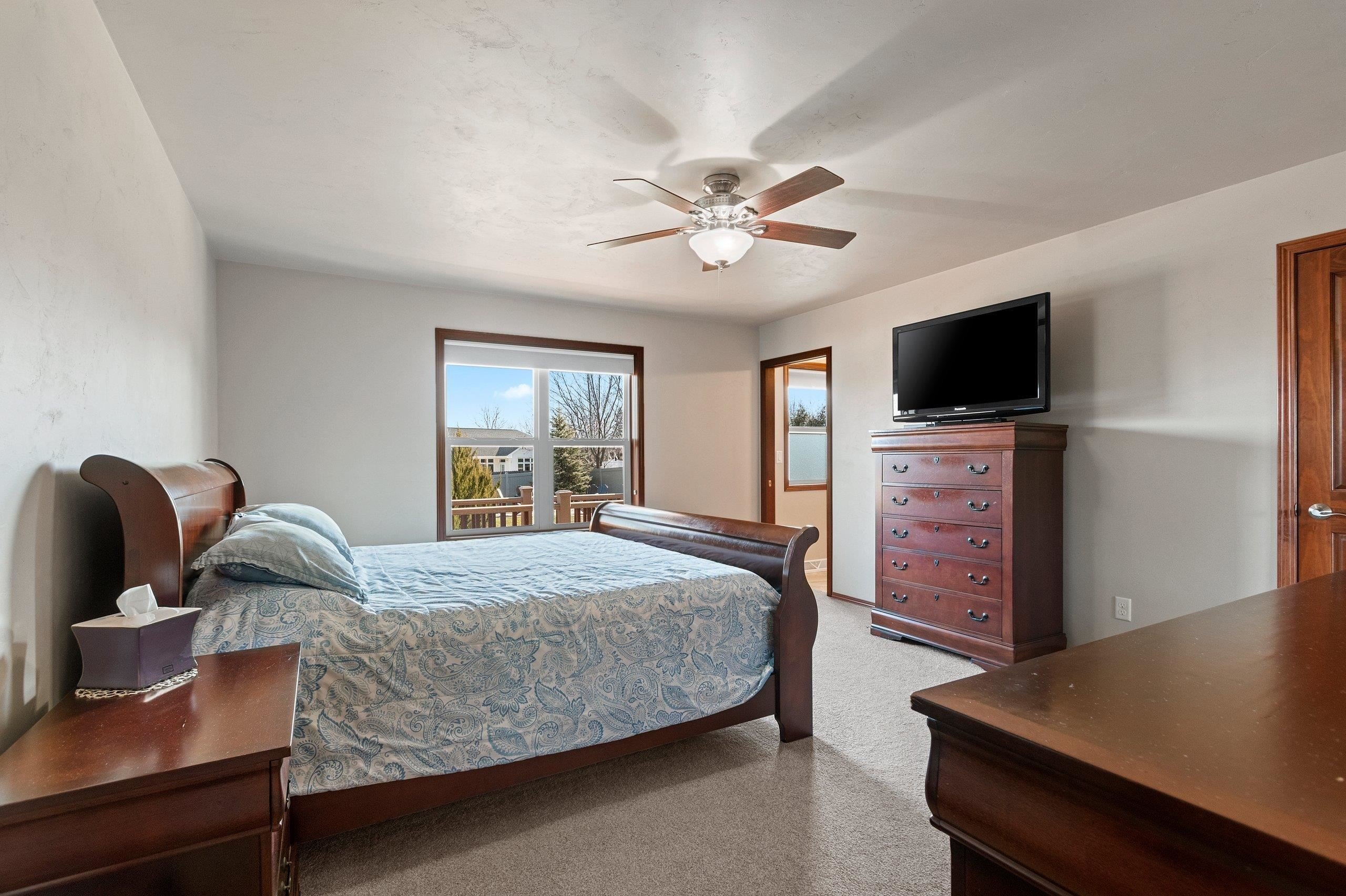 DE PERE, Wisconsin, 54115, United States, 5 Bedrooms Bedrooms, ,4 BathroomsBathrooms,Residential,For Sale,2048678