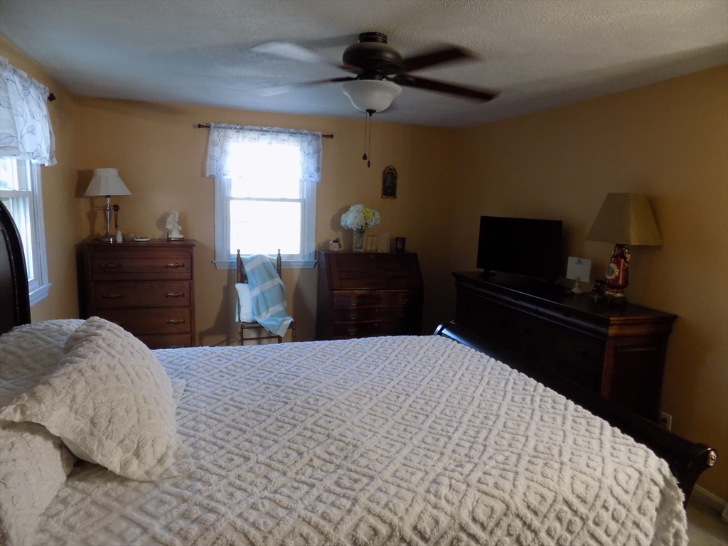 Brockton, Massachusetts, 02301, United States, 3 Bedrooms Bedrooms, ,1 BathroomBathrooms,Residential,For Sale,1895506
