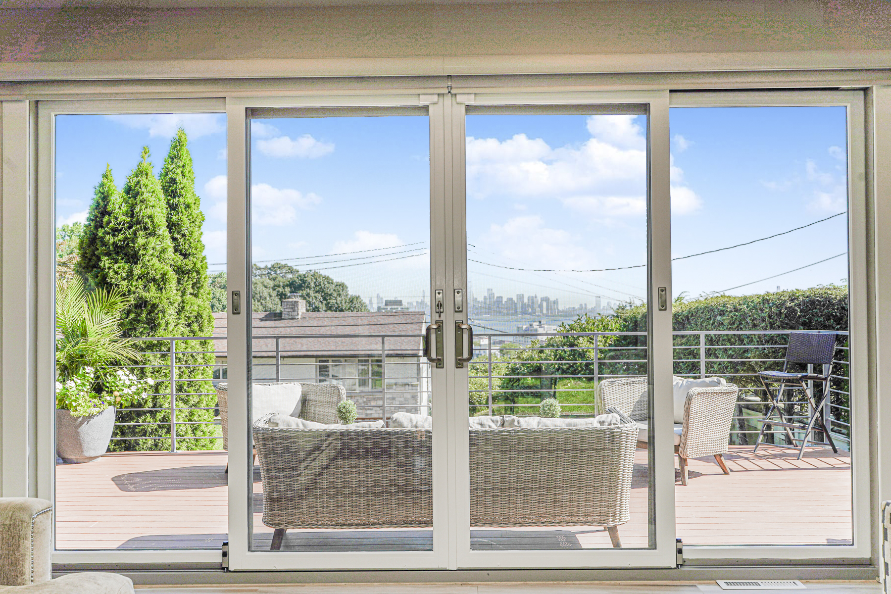 Staten Island, New York, 10304, United States, 4 Bedrooms Bedrooms, ,4 BathroomsBathrooms,Residential,For Sale,1949787