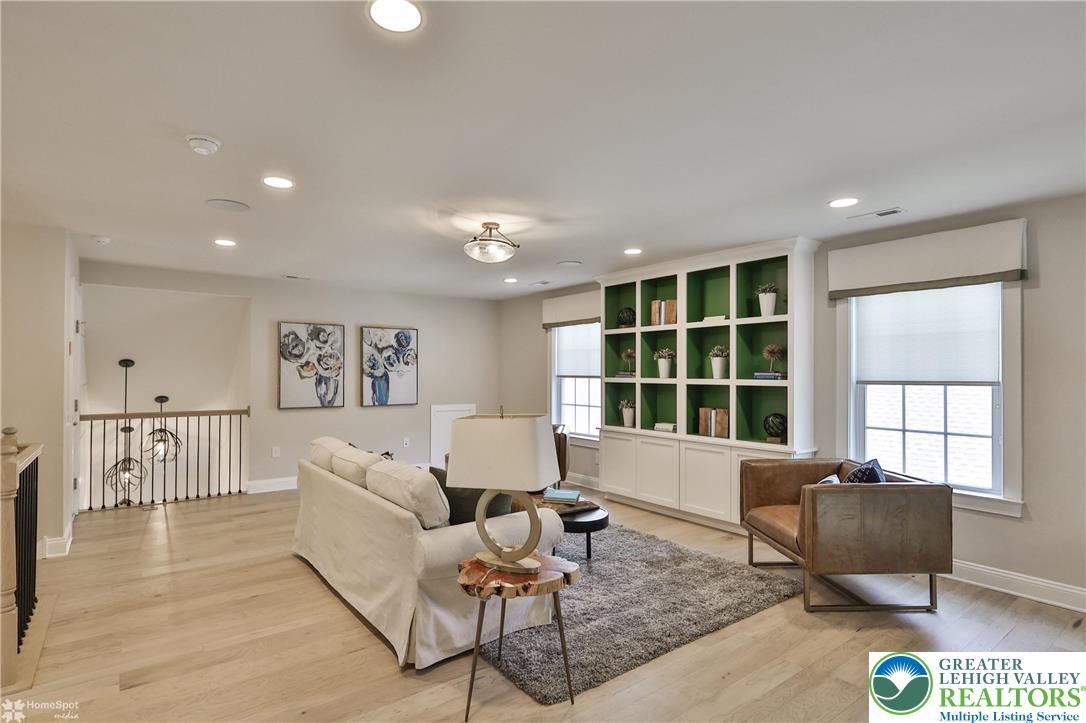 Easton, Pennsylvania, 18045, United States, 3 Bedrooms Bedrooms, ,3 BathroomsBathrooms,Residential,For Sale,1921447