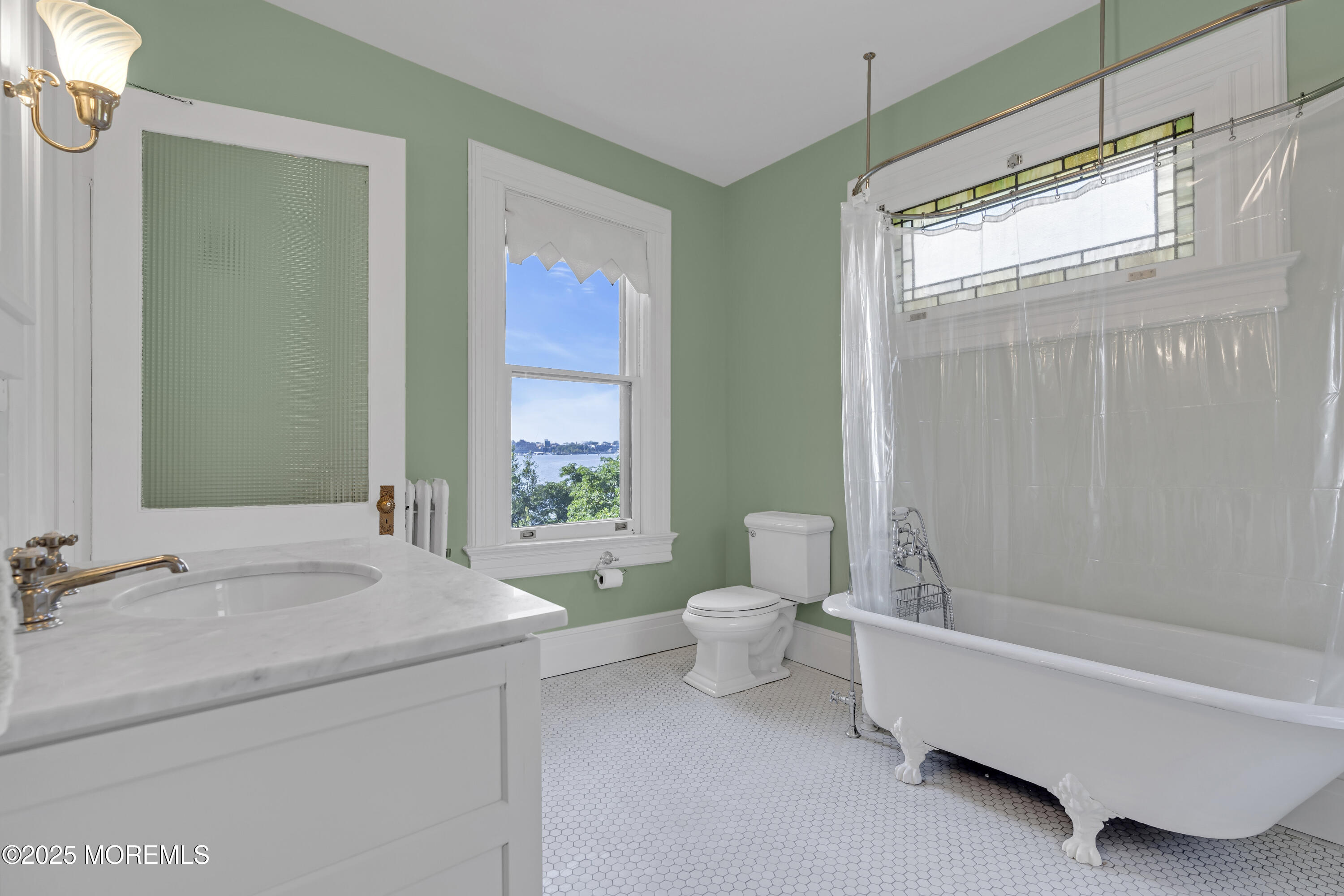 Red Bank, New Jersey, 07701, United States, 9 Bedrooms Bedrooms, ,6 BathroomsBathrooms,Residential,For Sale,1934404