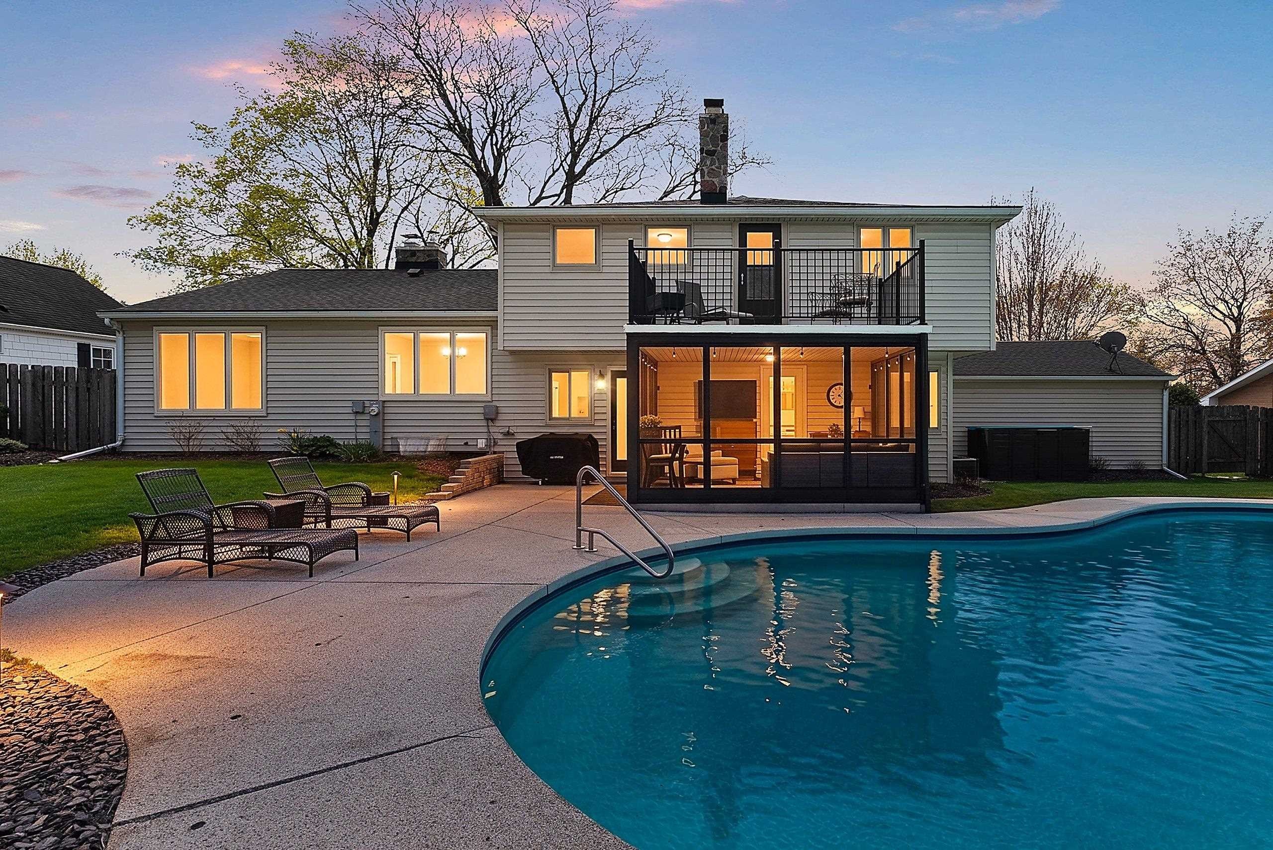 GREEN BAY, Wisconsin, 54301, United States, 4 Bedrooms Bedrooms, ,3 BathroomsBathrooms,Residential,For Sale,2048088