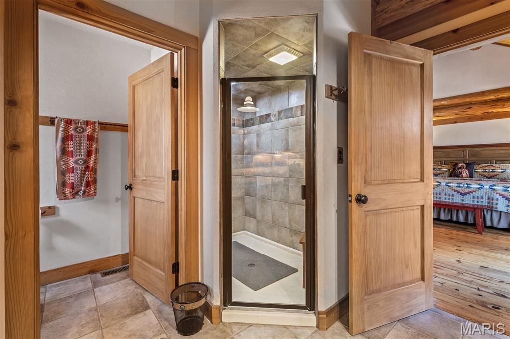 Farmington, Missouri, 63640, United States, 3 Bedrooms Bedrooms, ,4 BathroomsBathrooms,Residential,For Sale,1991980