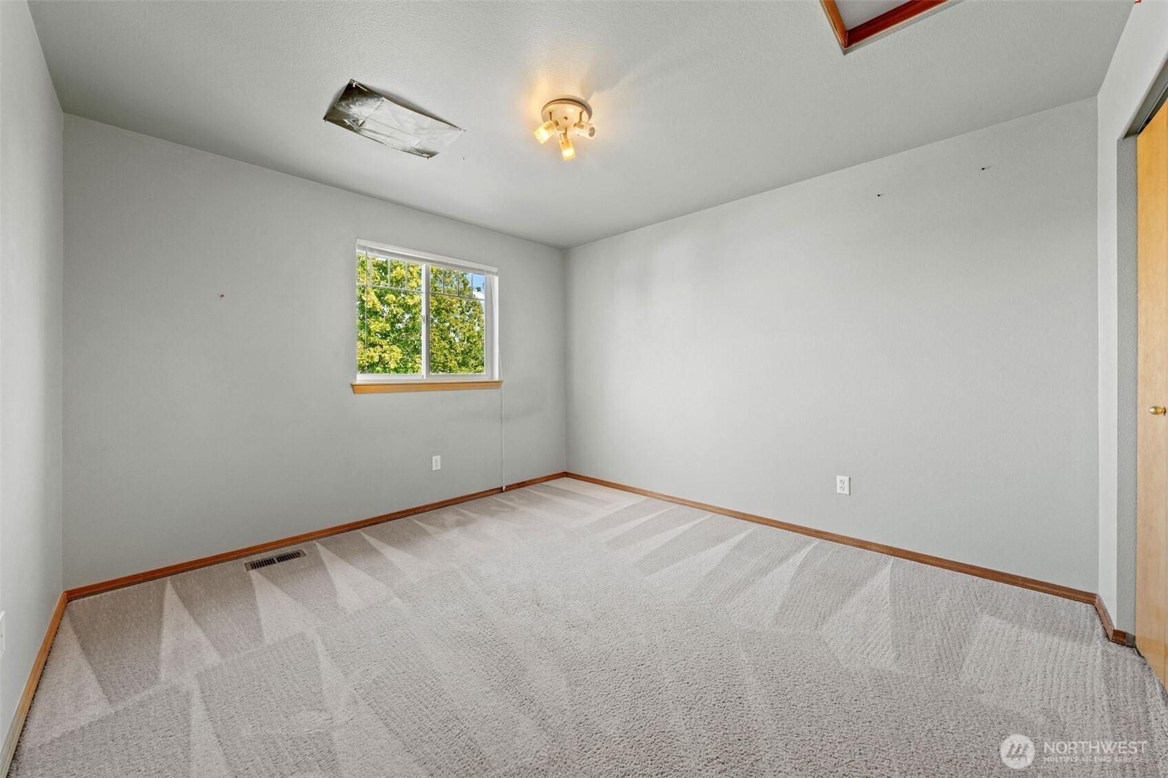 TACOMA, Washington, 98422, United States, 4 Bedrooms Bedrooms, ,3 BathroomsBathrooms,Residential,For Sale,1948002