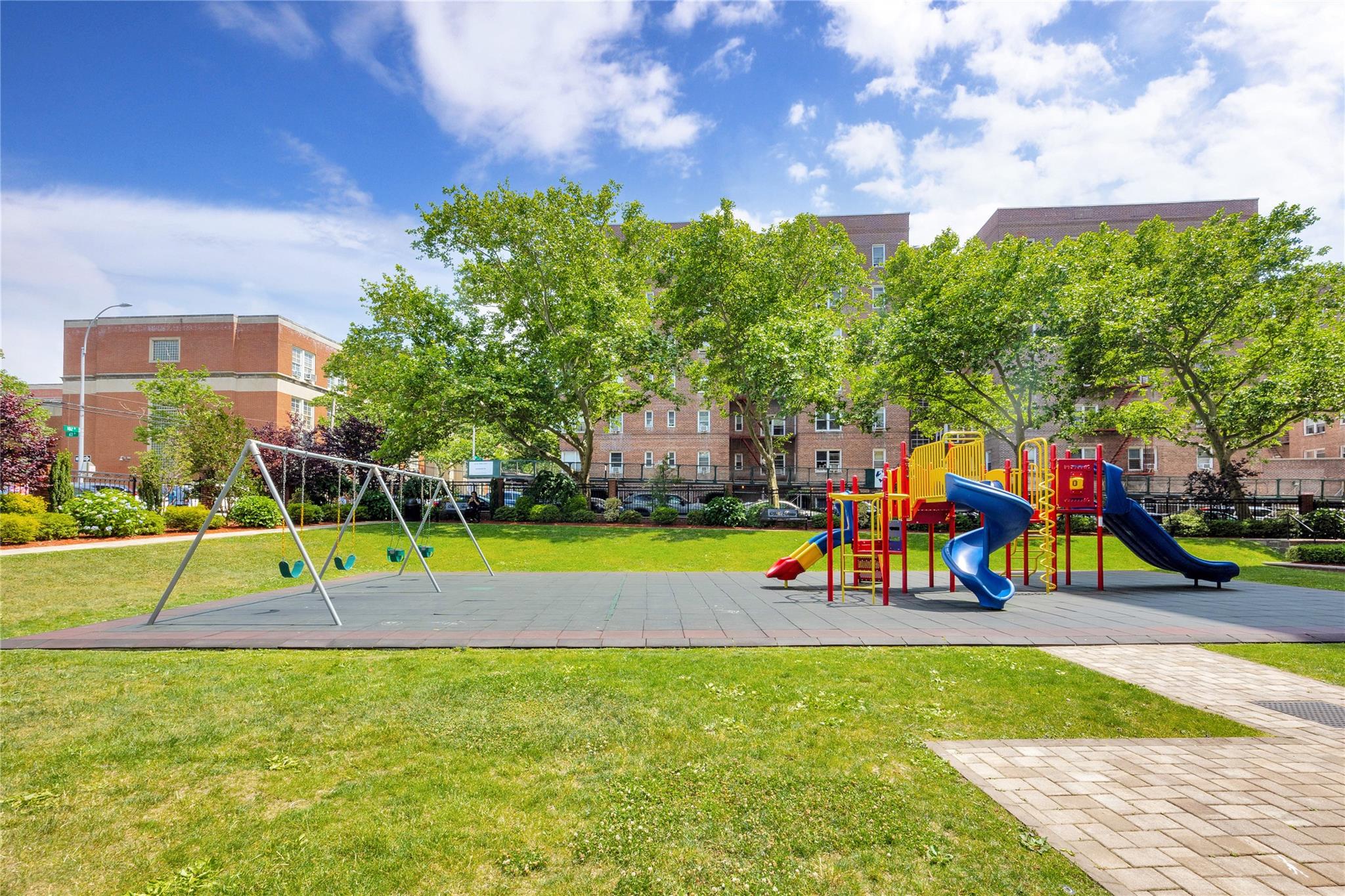 Rego Park, New York, 11374, United States, 3 Bedrooms Bedrooms, ,2 BathroomsBathrooms,Residential,For Sale,1846571