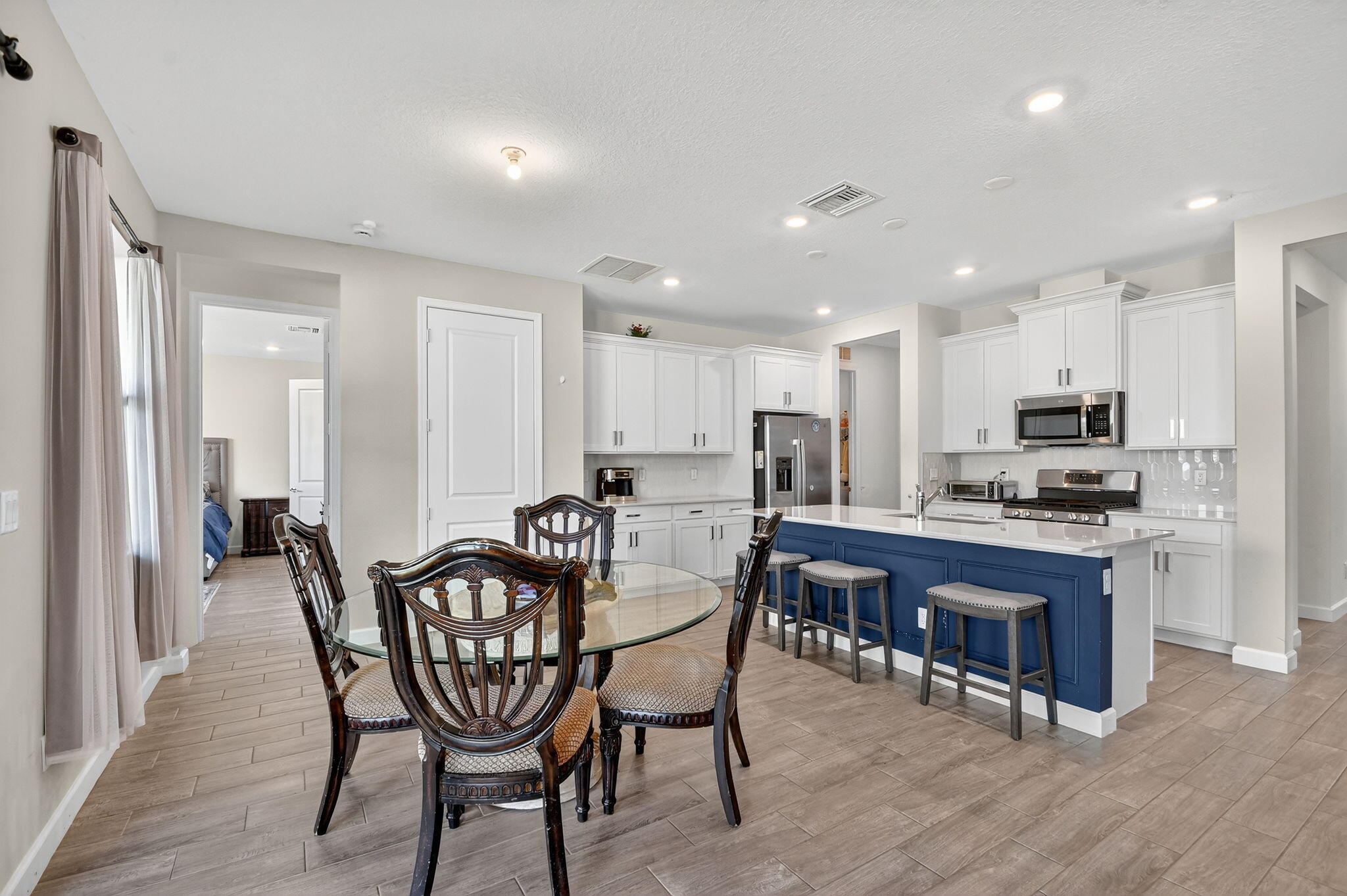 Loxahatchee, Florida, 33470, United States, 5 Bedrooms Bedrooms, ,4 BathroomsBathrooms,Residential,For Sale,1988065