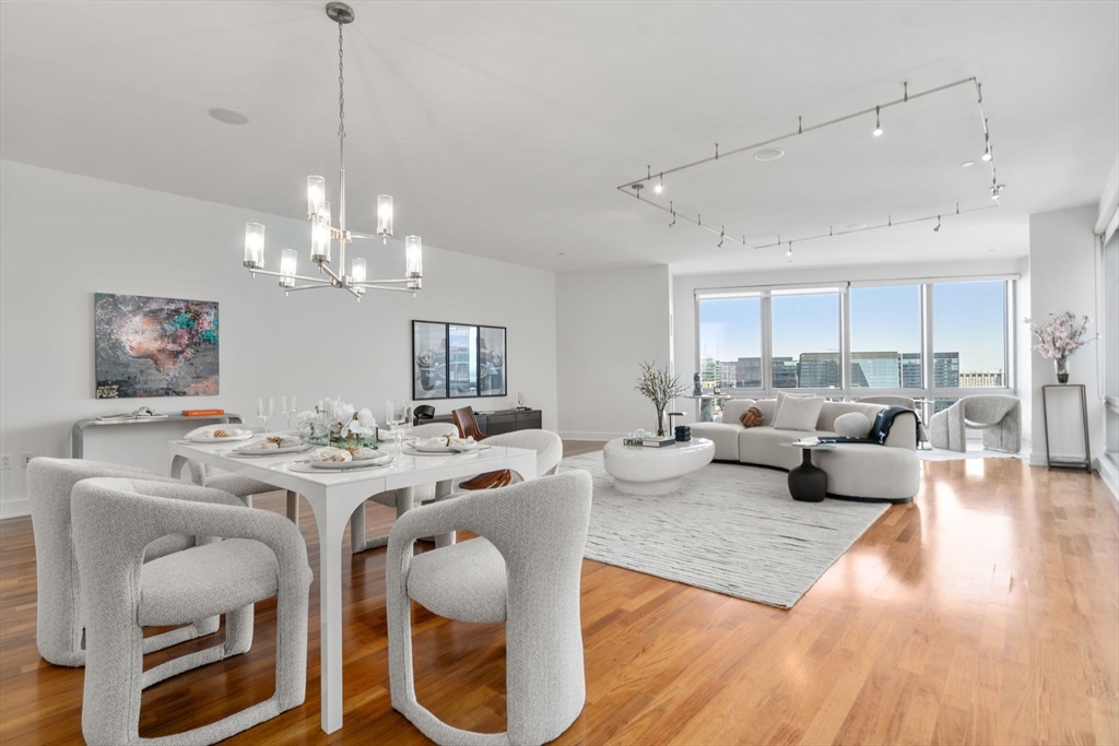Boston, Massachusetts, 02210, United States, 3 Bedrooms Bedrooms, ,4 BathroomsBathrooms,Residential,For Sale,1821296