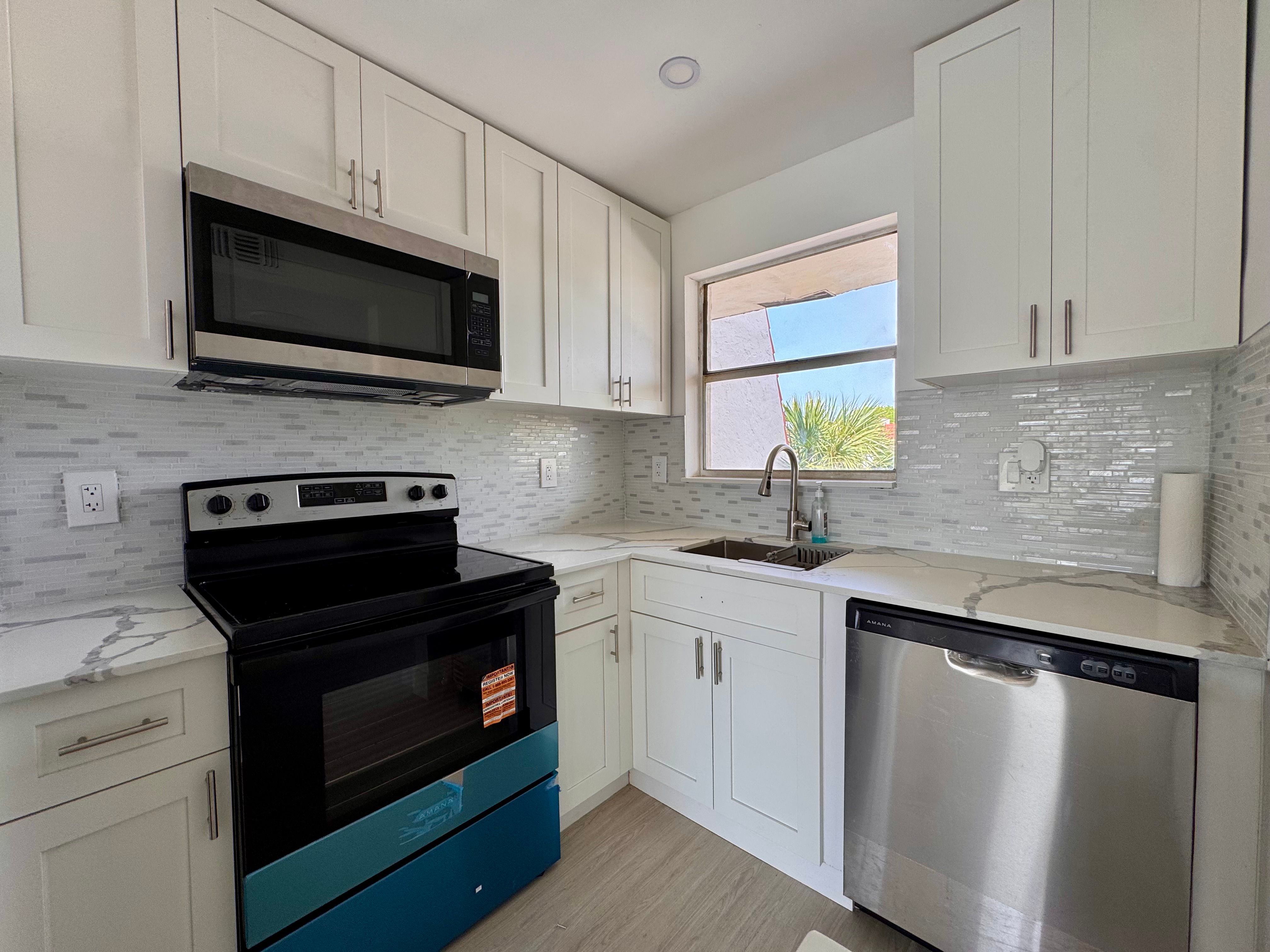  2831 E Sunrise Lakes Drive E, Sunrise, FL, 33322 - 物件實景