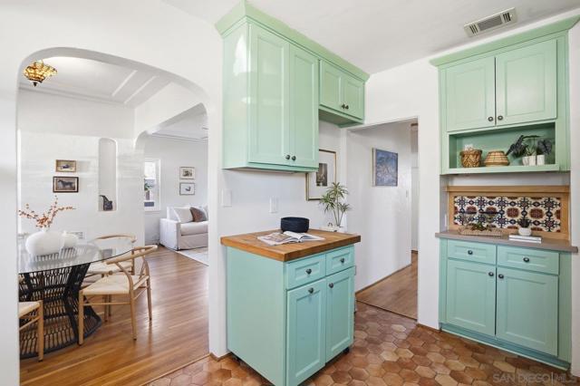 San Diego, California, 92116, United States, 2 Bedrooms Bedrooms, ,1 BathroomBathrooms,Residential,For Sale,1988896