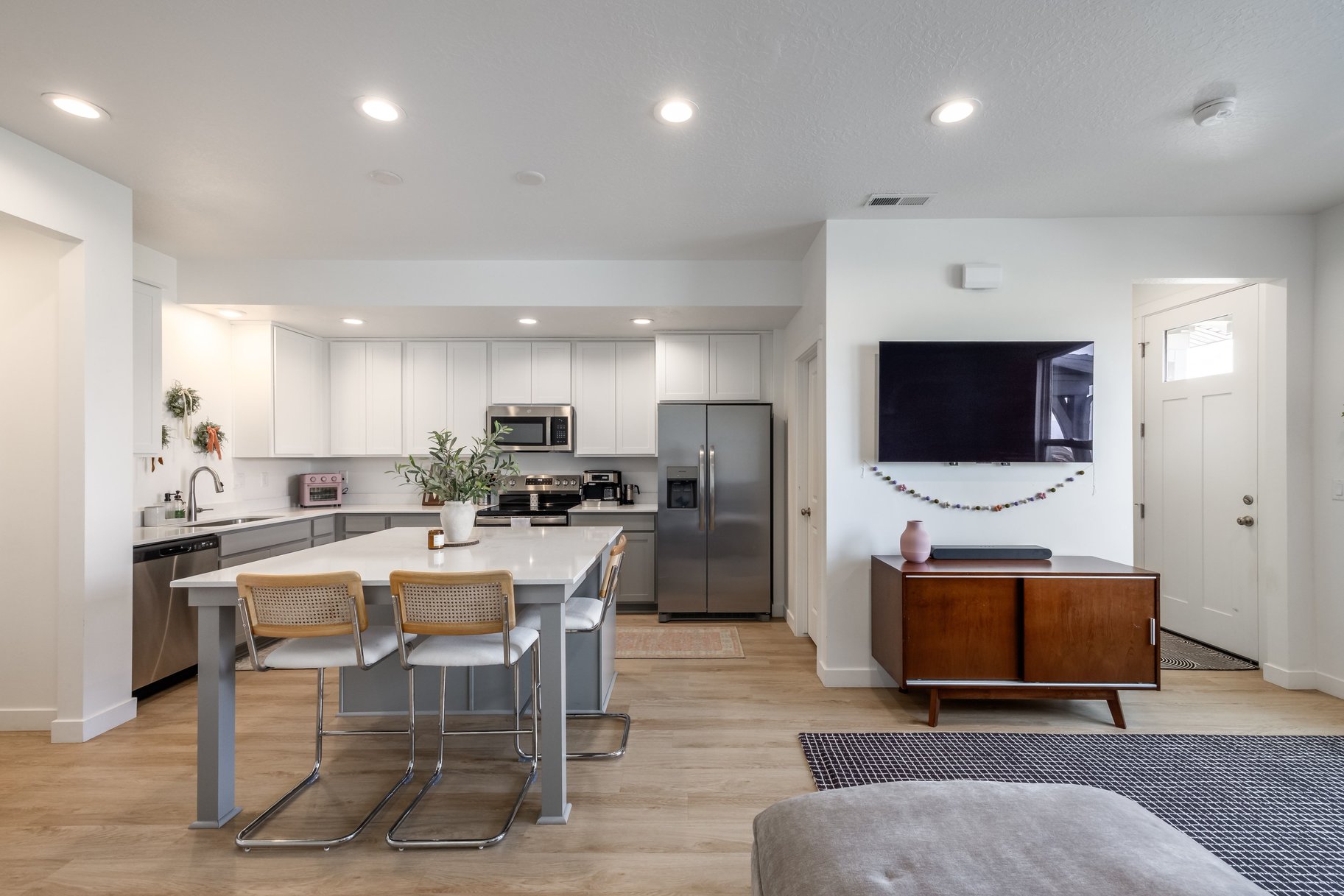  Tudor 3-Story Townhome in Upper Daybreak - 物件實景