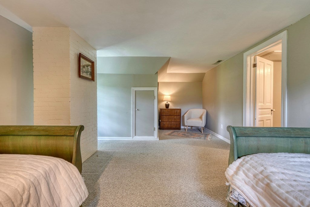 Andrews, North Carolina, 28901, United States, 5 Bedrooms Bedrooms, ,4 BathroomsBathrooms,Residential,For Sale,1912195