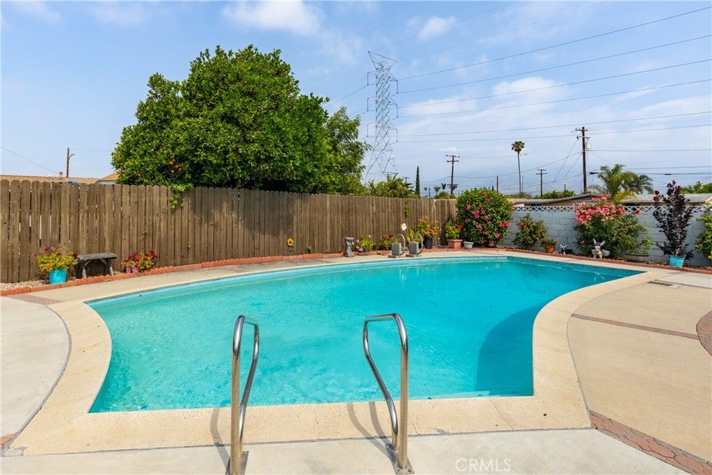 Azusa, California, 91702, United States, 4 Bedrooms Bedrooms, ,2 BathroomsBathrooms,Residential,For Sale,1879036