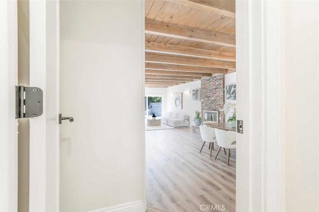 Los Angeles, California, 90066, United States, 3 Bedrooms Bedrooms, ,1 BathroomBathrooms,Residential,For Sale,1938749