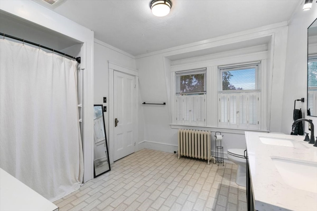 Amesbury, Massachusetts, 01913, United States, 4 Bedrooms Bedrooms, ,2 BathroomsBathrooms,Residential,For Sale,2014083