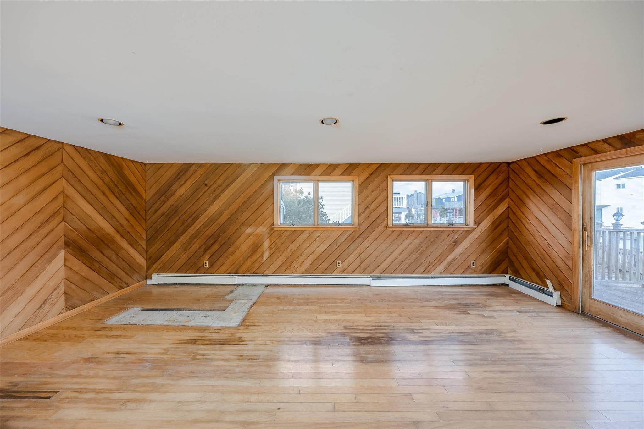 Freeport, New York, 11520, United States, 4 Bedrooms Bedrooms, ,2 BathroomsBathrooms,Residential,For Sale,1893600