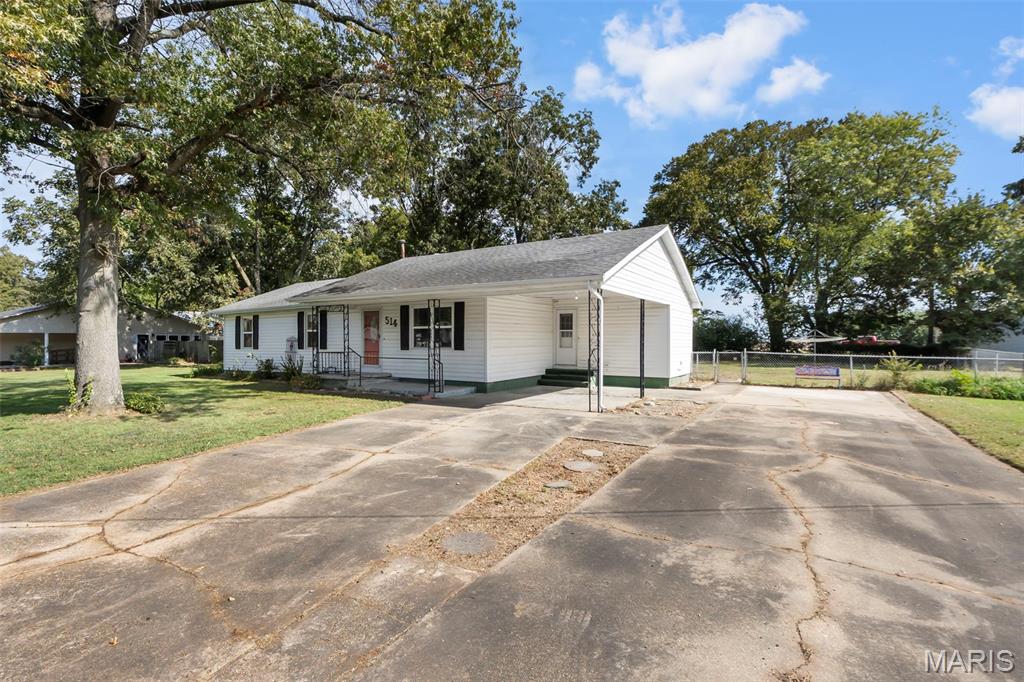 Dean , Matthews, MO 63867
