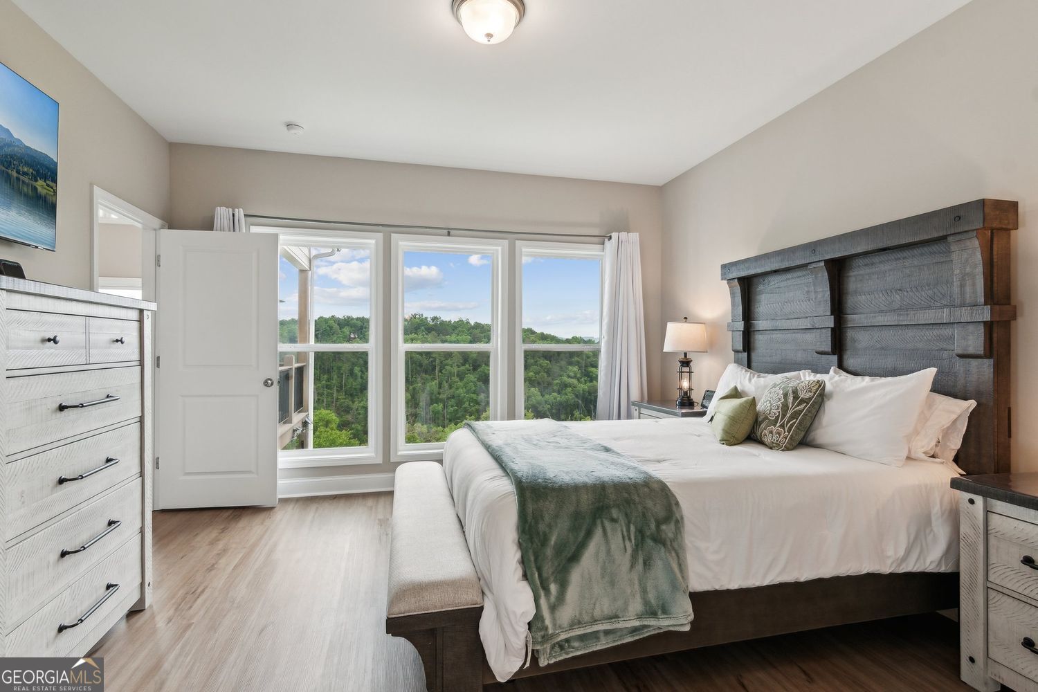 Ellijay, Georgia, 30540, United States, 3 Bedrooms Bedrooms, ,3 BathroomsBathrooms,Residential,For Sale,1858970