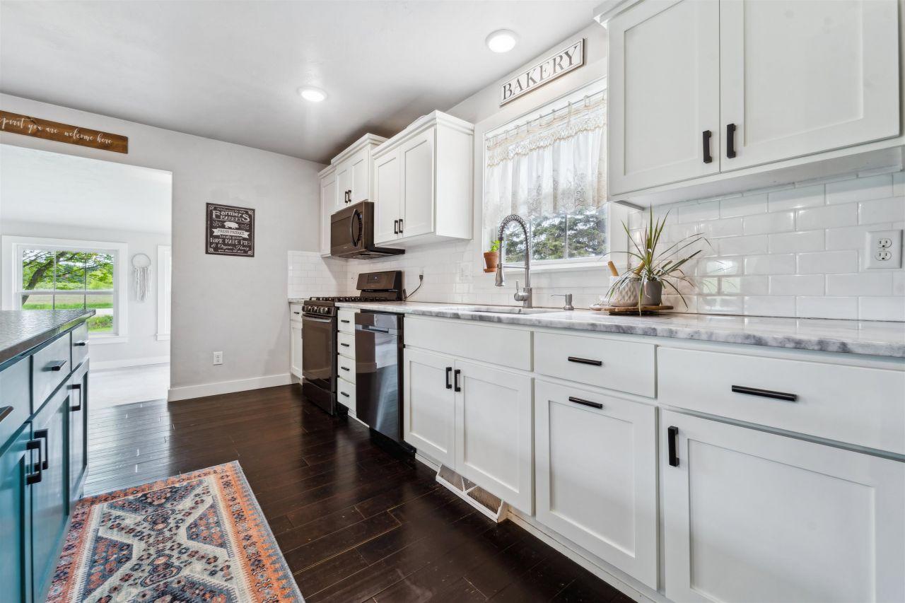 APPLETON, Wisconsin, 54913, United States, 3 Bedrooms Bedrooms, ,2 BathroomsBathrooms,Residential,For Sale,1827484