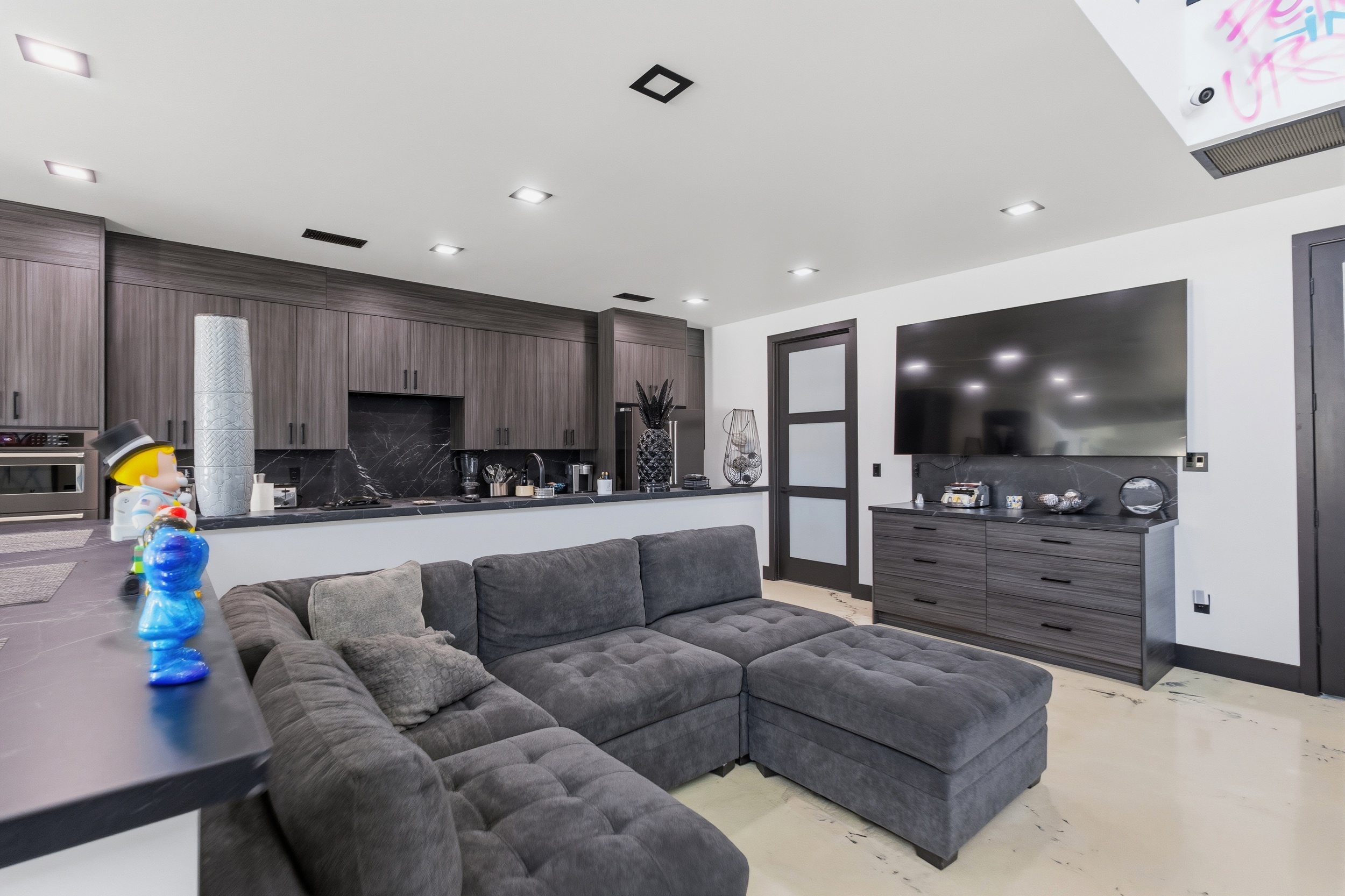 Los Lunas, New Mexico, 87031, United States, 3 Bedrooms Bedrooms, ,2 BathroomsBathrooms,Residential,For Sale,2048008