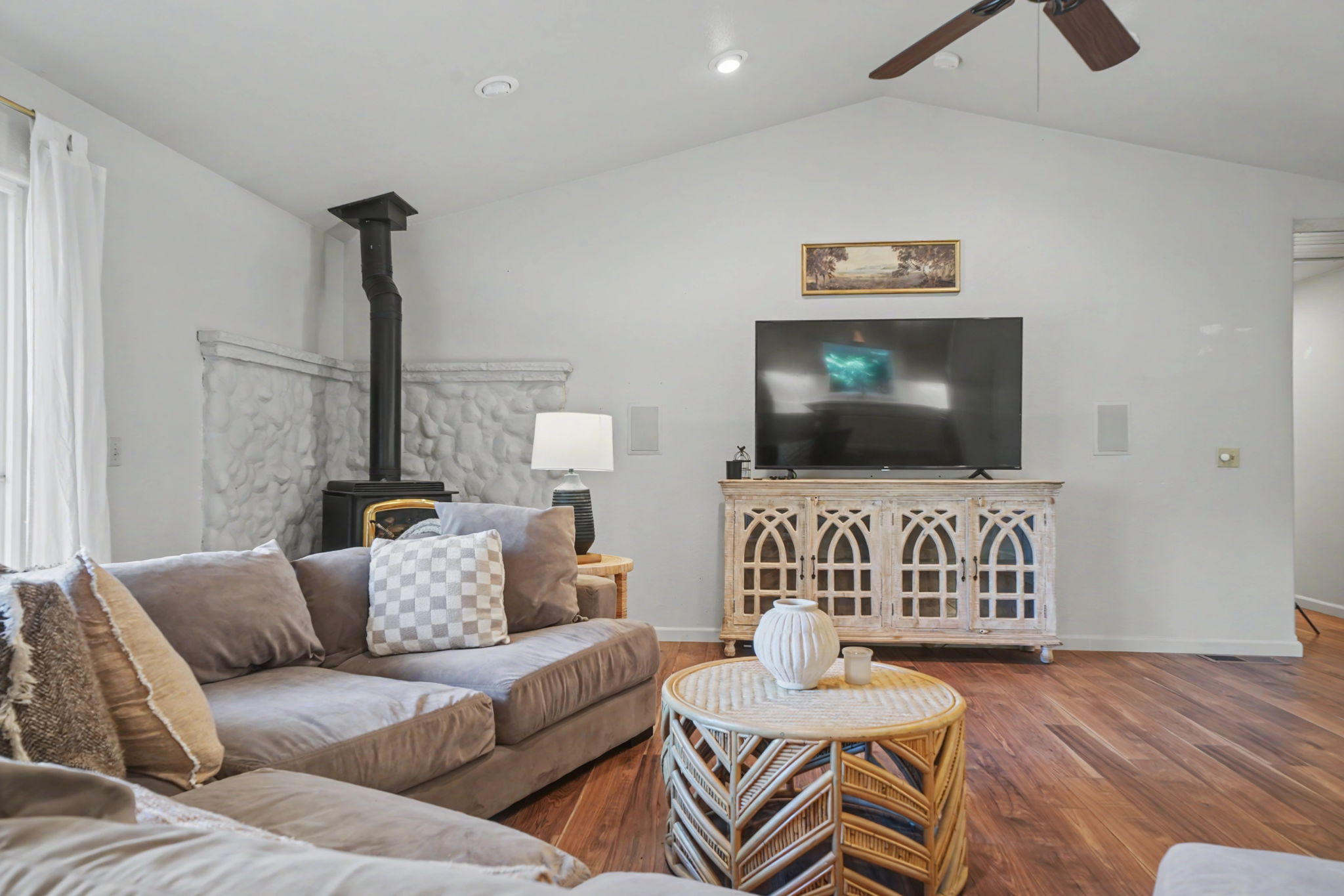  Quiet Cul-de-Sac Living with Views, Modern Updates - 物件實景