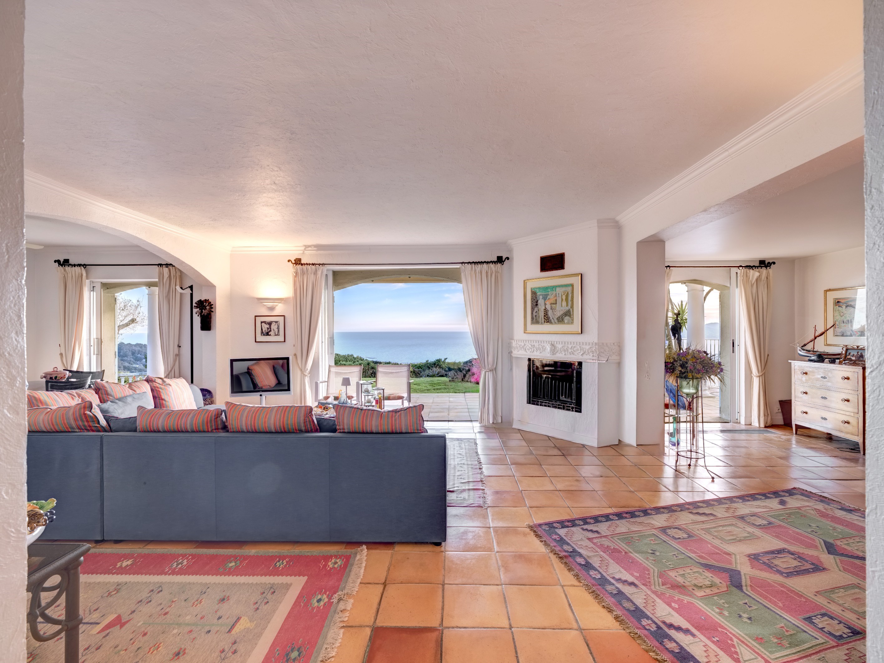  Cannes villa with panoramic sea views over the Bay and Lérins Islands in secure… - 物件實景