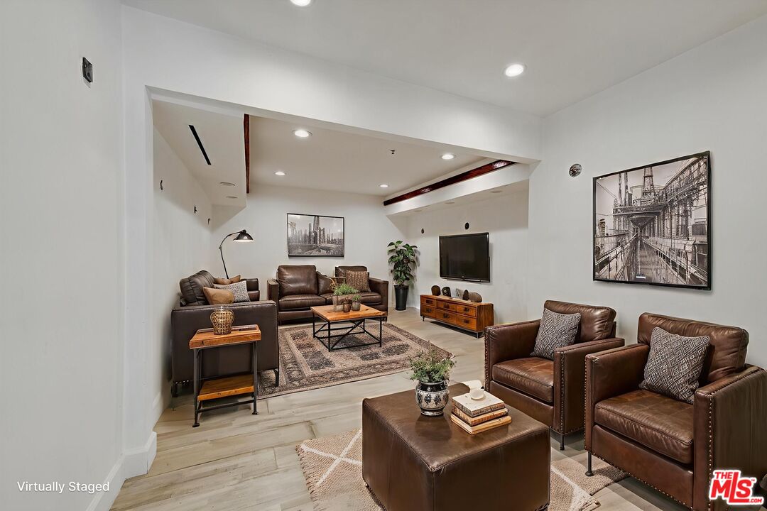 Beverly Hills, California, 90210, United States, 8 Bedrooms Bedrooms, ,3 BathroomsBathrooms,Residential,For Sale,1916732