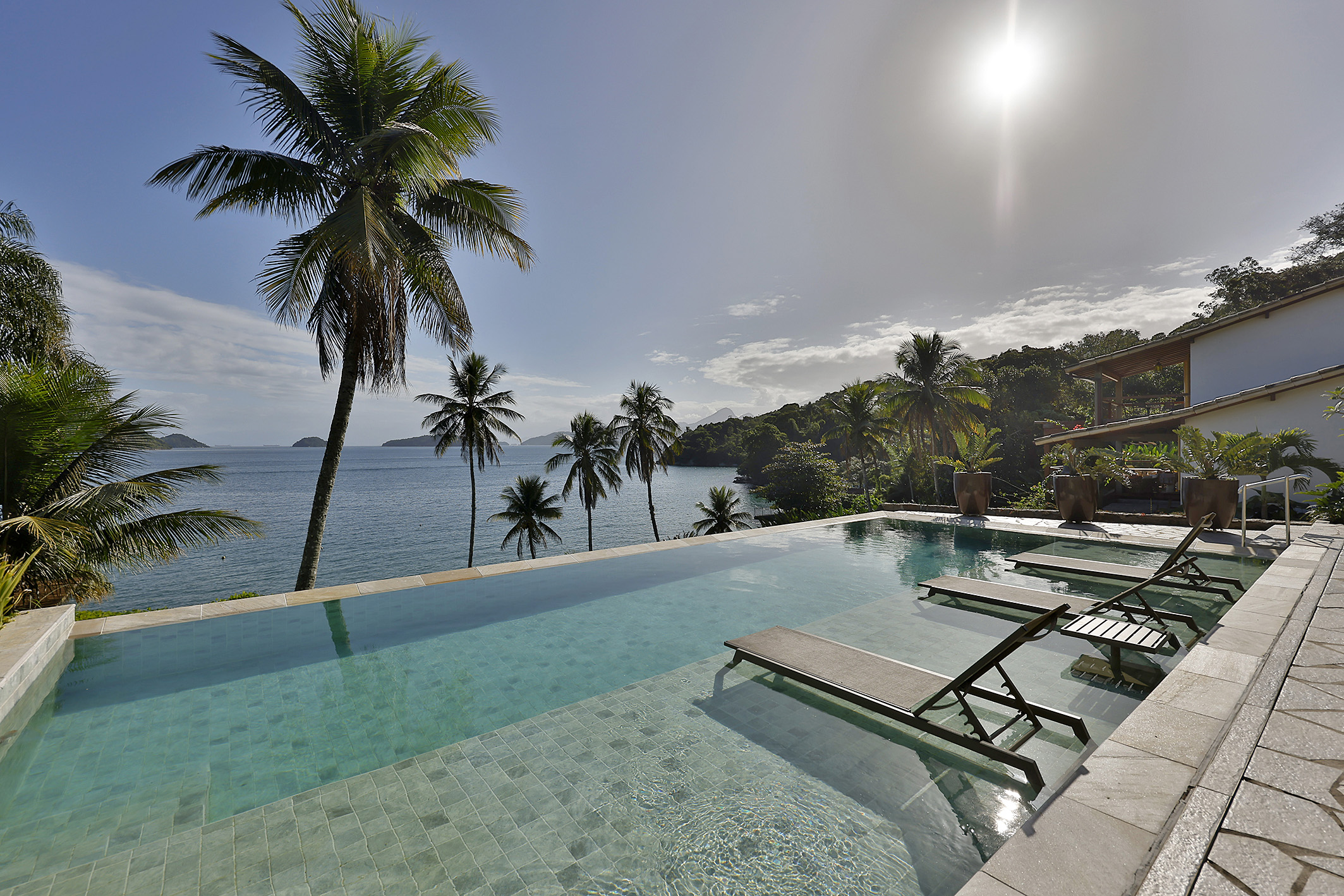  Beachfront house with a swimming pool and a gym - 物件實景