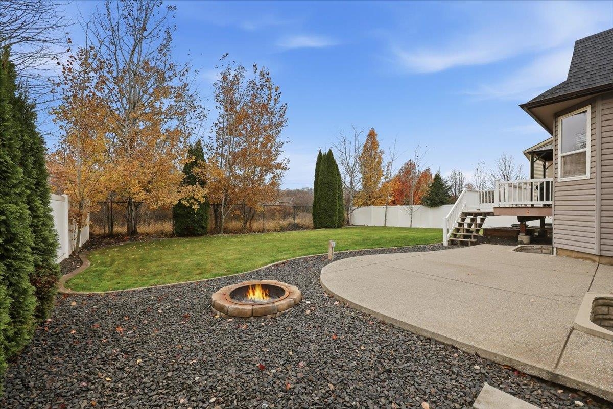 Greenacres, Washington, 99016, United States, 6 Bedrooms Bedrooms, ,3 BathroomsBathrooms,Residential,For Sale,1992048