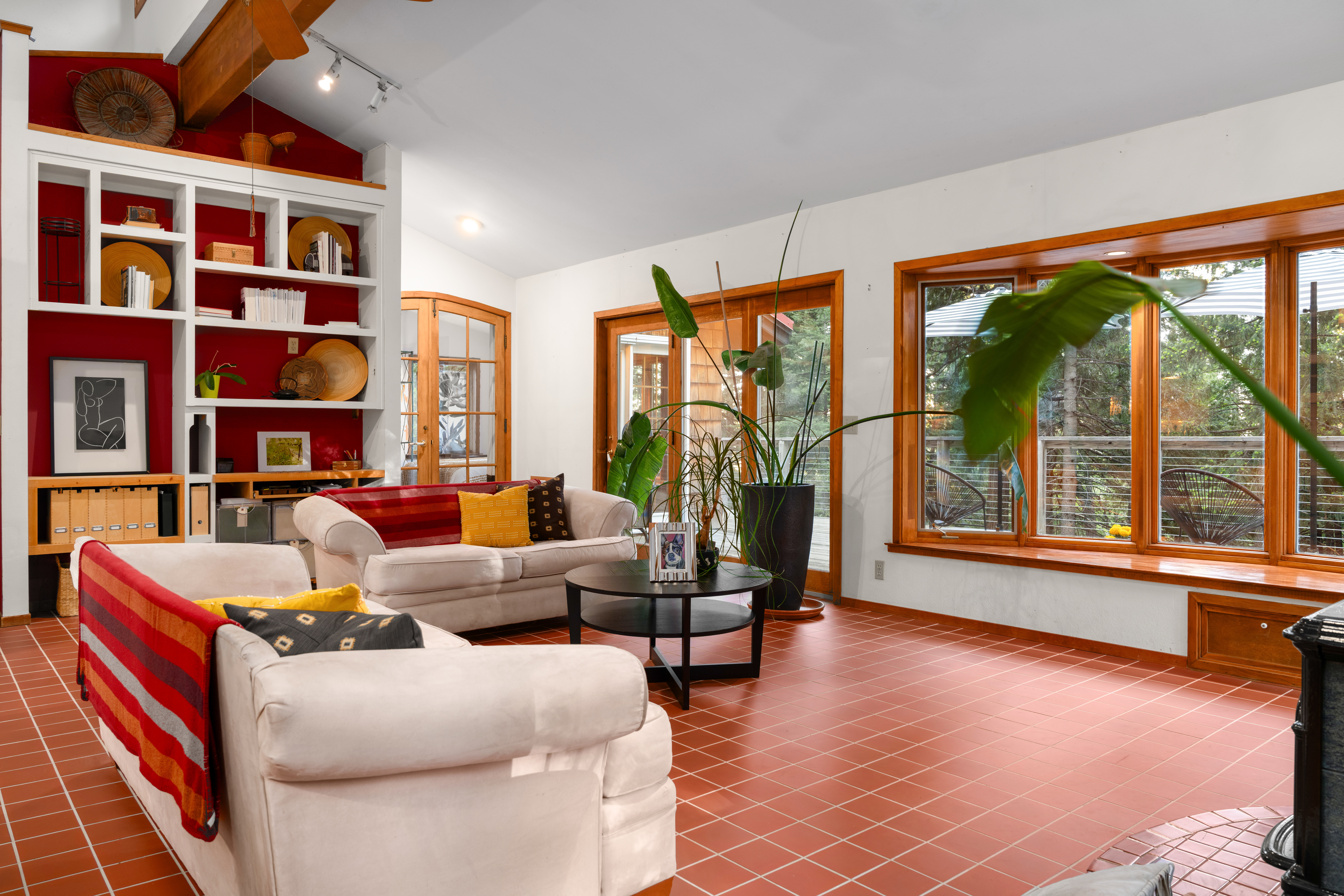  6742 Diamond Drive, Pollock Pines, CA 95726 - 物件實景