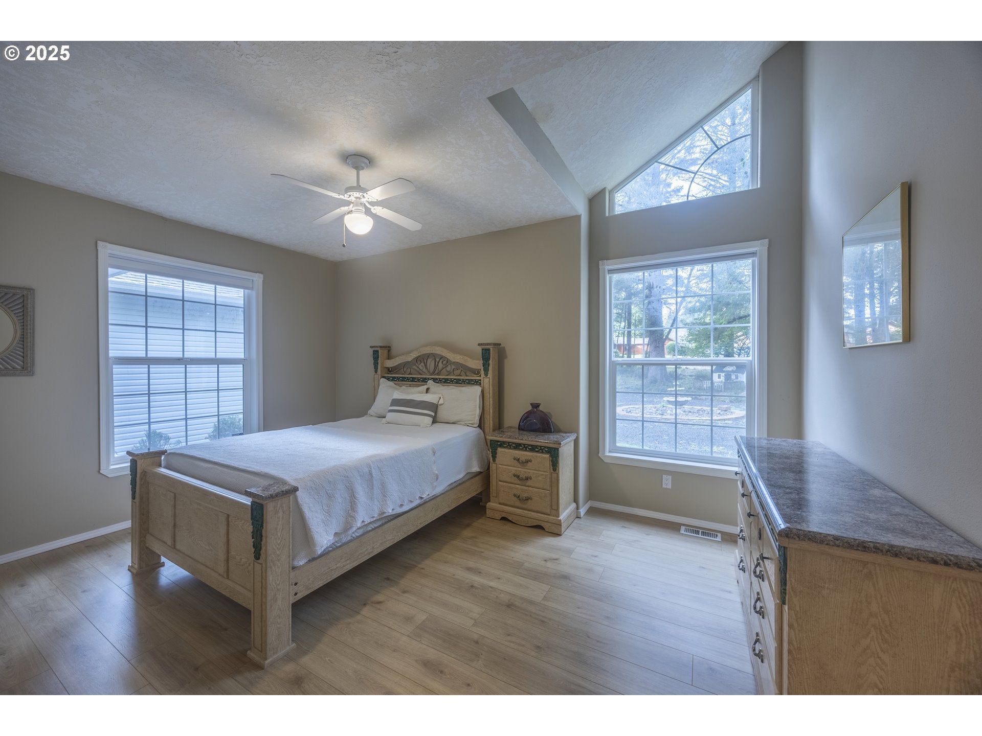 LincolnCity, Oregon, 97367, United States, 4 Bedrooms Bedrooms, ,3 BathroomsBathrooms,Residential,For Sale,1994923