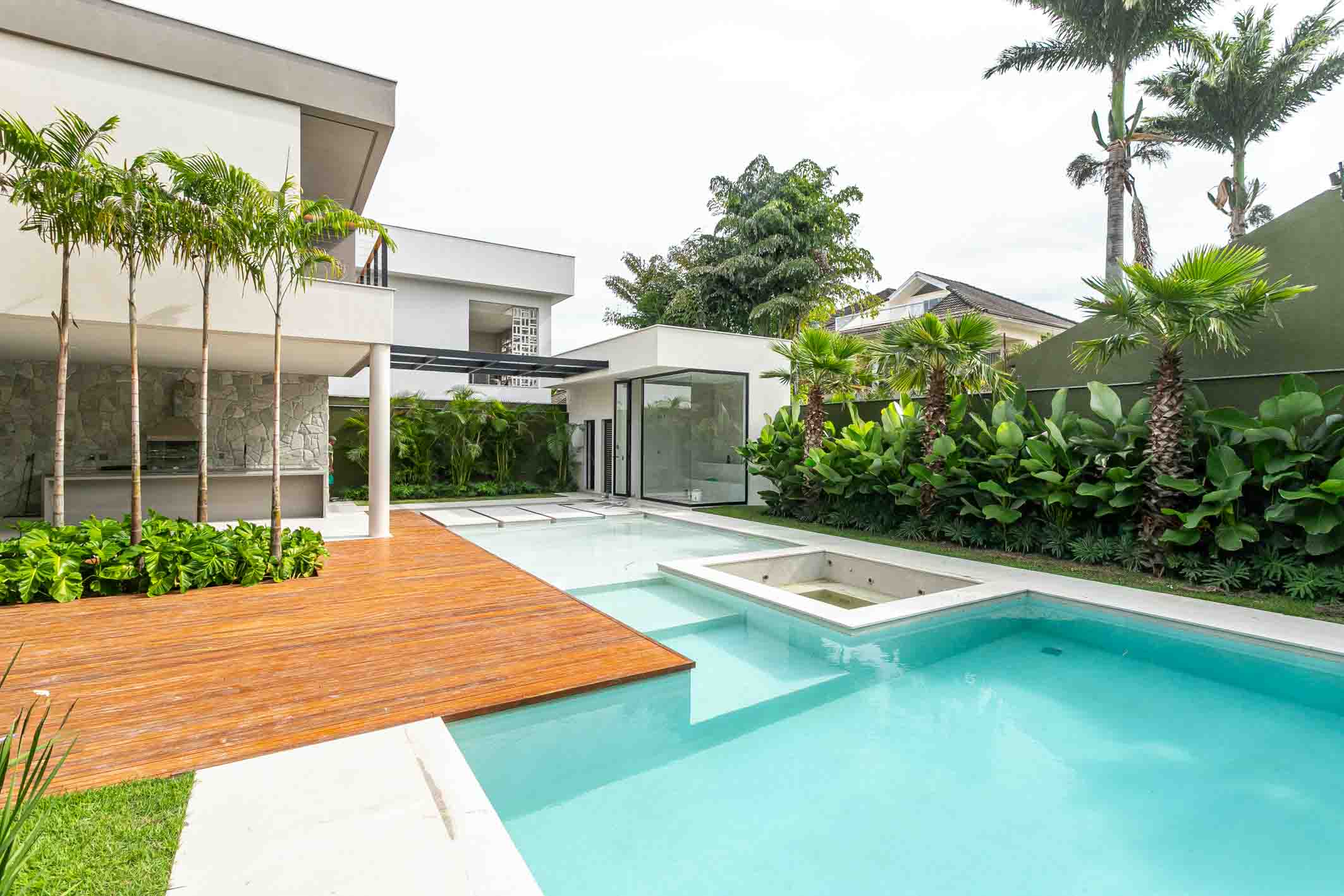  Contemporary house in a sought-after condominium - 物件實景