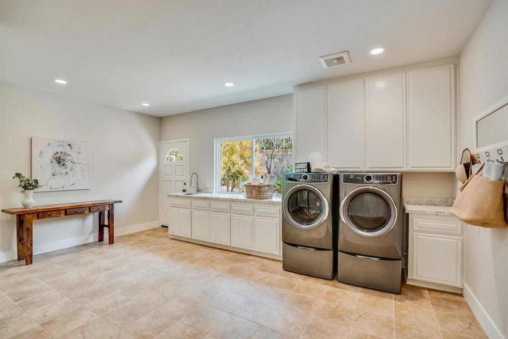 1669 Burgundy Rd., Encinitas, California, 92024, United States, 6 Bedrooms Bedrooms, ,5 BathroomsBathrooms,Residential,For Sale,1669 Burgundy Rd.,1537433