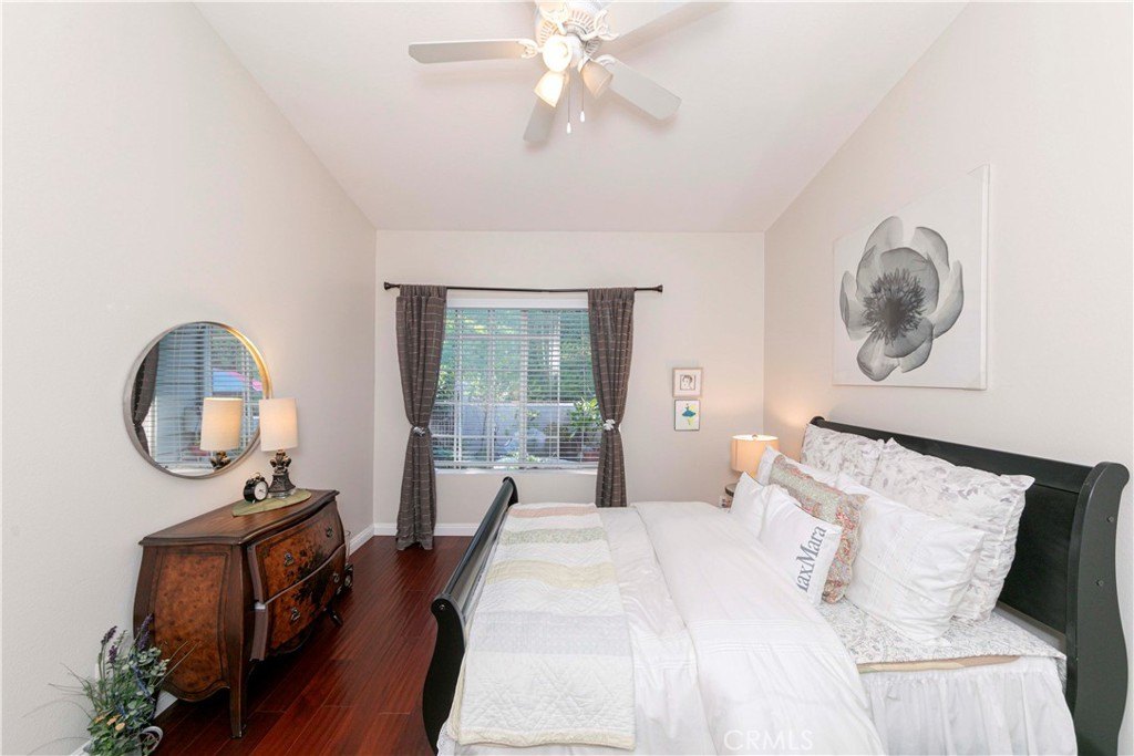 Aliso Viejo, California, 92656, United States, 2 Bedrooms Bedrooms, ,2 BathroomsBathrooms,Residential,For Sale,1901235