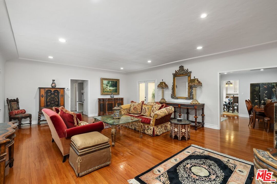 Los Angeles, California, 90027, United States, 4 Bedrooms Bedrooms, ,4 BathroomsBathrooms,Residential,For Sale,1898914
