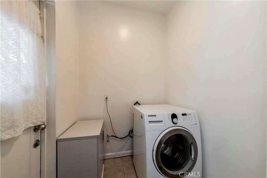 1520 S New Hampshire Avenue, Los Angeles, California, 90006, United States, 2 Bedrooms Bedrooms, ,1 BathroomBathrooms,Residential,For Sale,1520 S New Hampshire Avenue,1599966