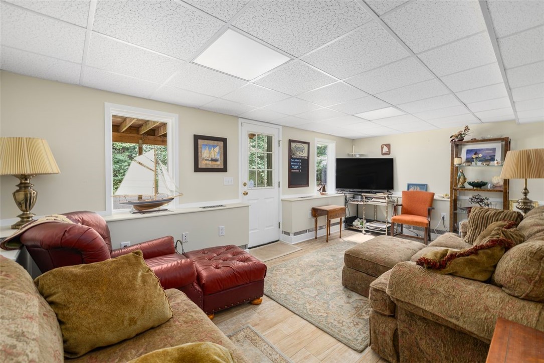 Richmond, Rhode Island, 02892, United States, 3 Bedrooms Bedrooms, ,4 BathroomsBathrooms,Residential,For Sale,1927379