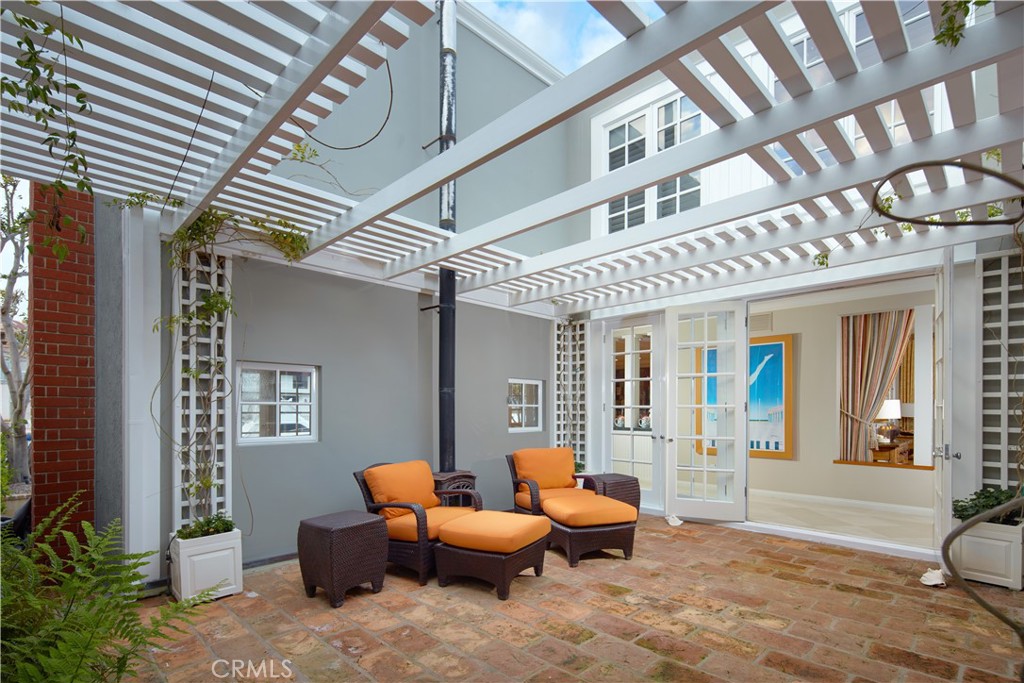 Newport Beach, California, 92660, United States, 5 Bedrooms Bedrooms, ,4 BathroomsBathrooms,Residential,For Sale,1770388