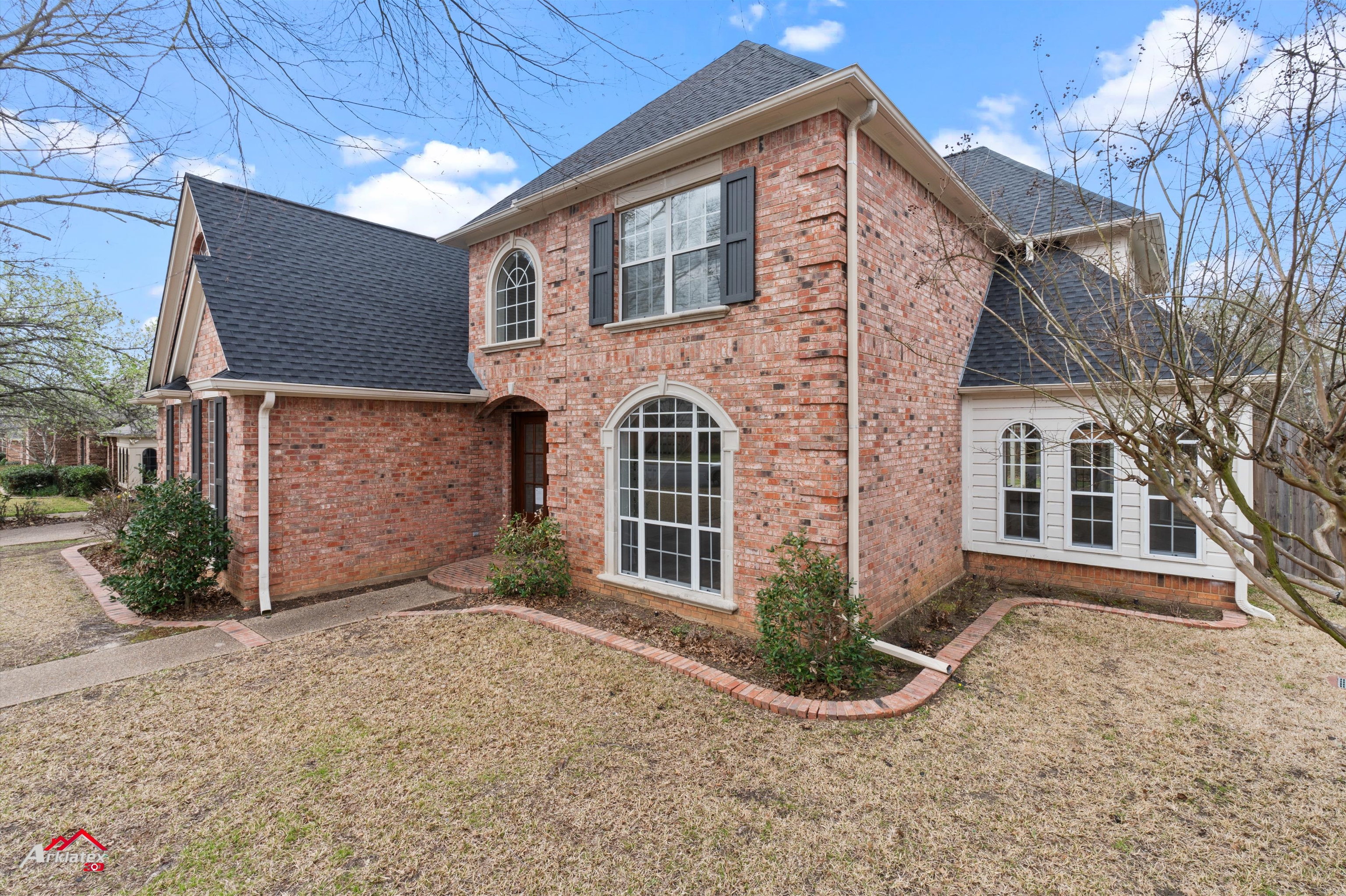 Henderson, Texas, 75703, United States, 5 Bedrooms Bedrooms, ,4 BathroomsBathrooms,Residential,For Sale,1934371