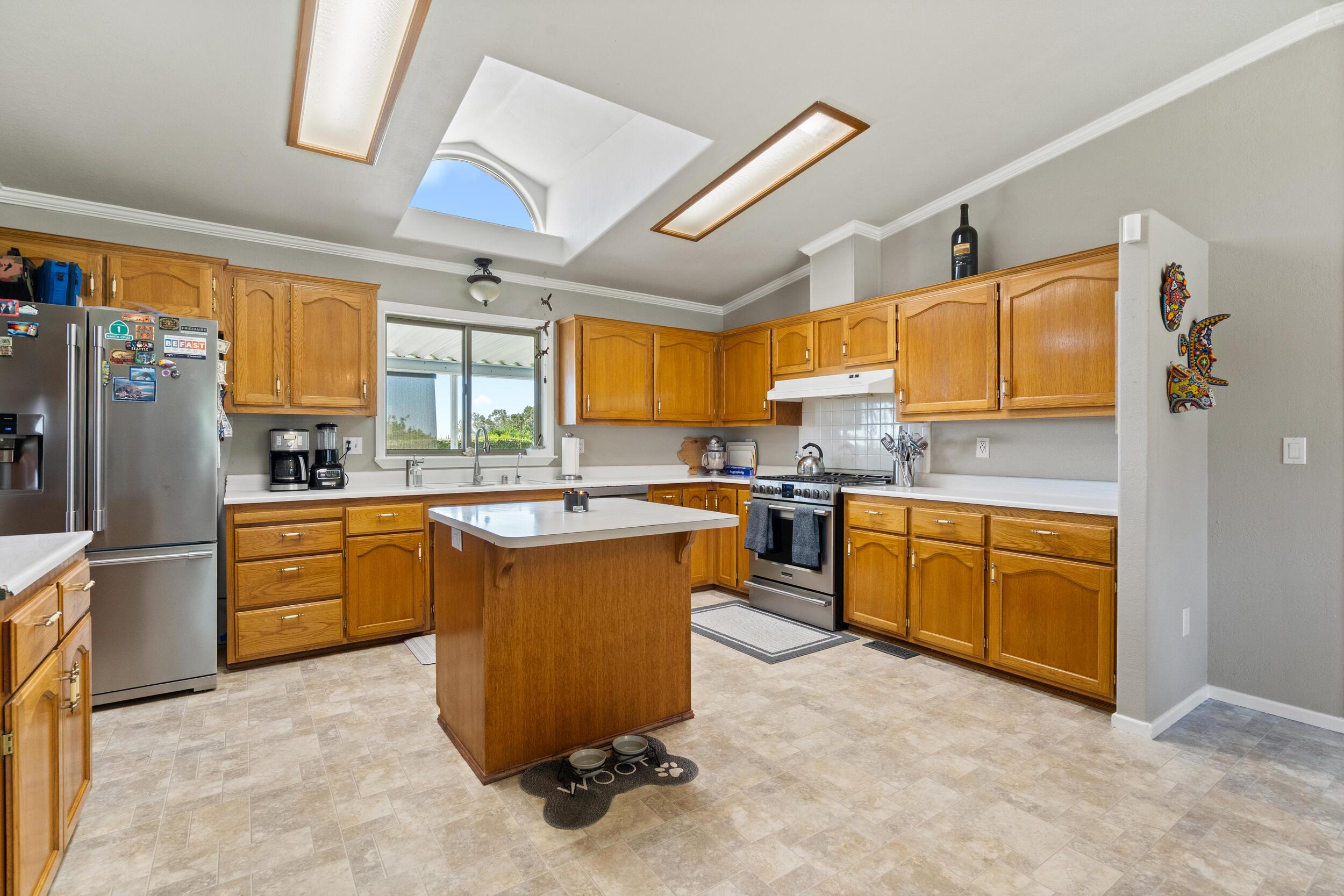 Terra Bella, California, 93270, United States, 3 Bedrooms Bedrooms, ,2 BathroomsBathrooms,Residential,For Sale,1981595