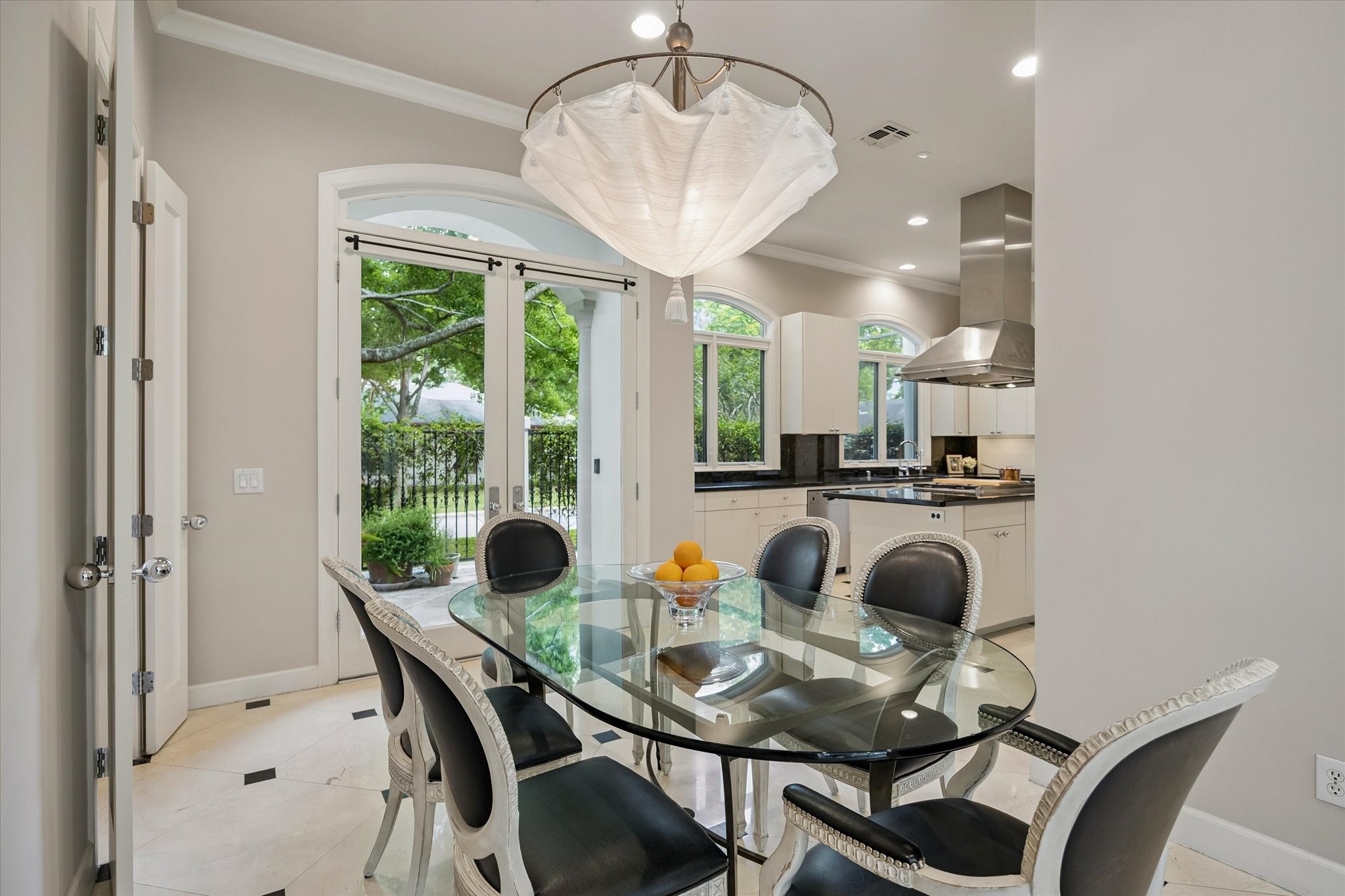  2102 Mcclendon Street - 物件實景