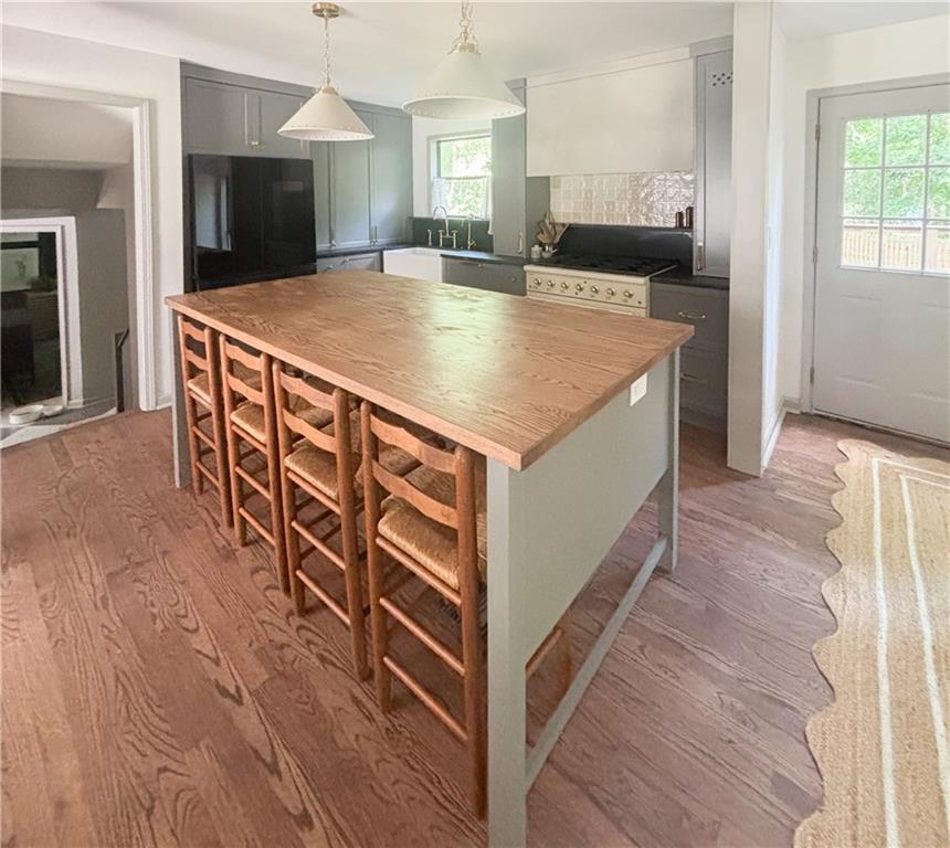 Marietta, Georgia, 30062, United States, 5 Bedrooms Bedrooms, ,3 BathroomsBathrooms,Residential,For Sale,1901486