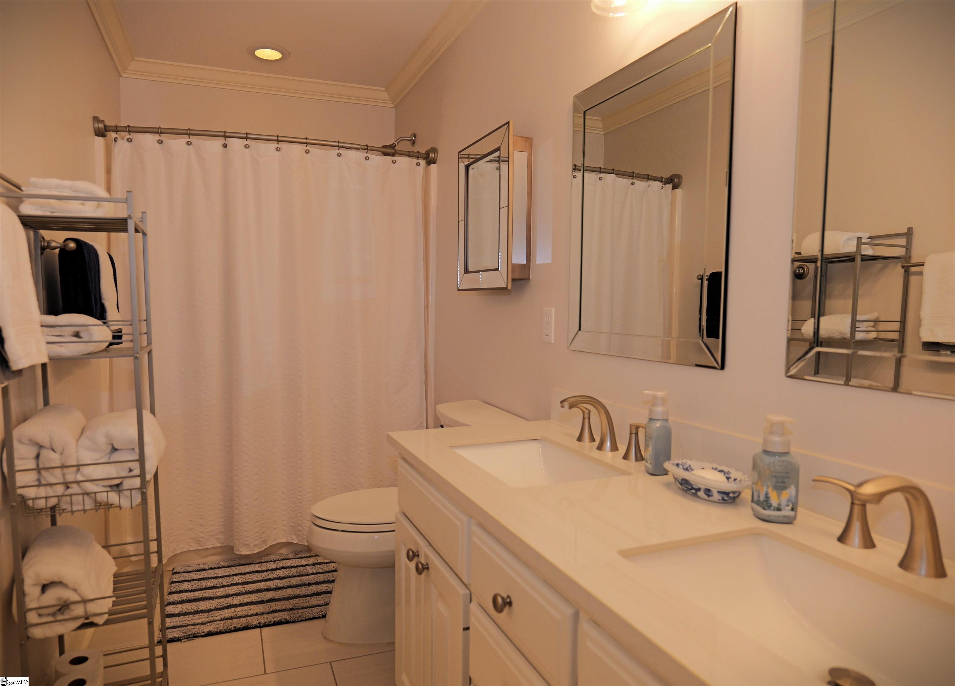 Moore, South Carolina, 29369, United States, 4 Bedrooms Bedrooms, ,4 BathroomsBathrooms,Residential,For Sale,1940111