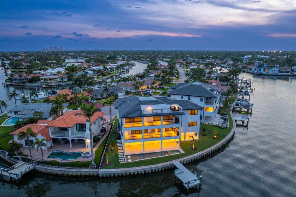 St Petersburg, Florida, 33703, United States, 5 Bedrooms Bedrooms, ,6 BathroomsBathrooms,Residential,For Sale,1856126