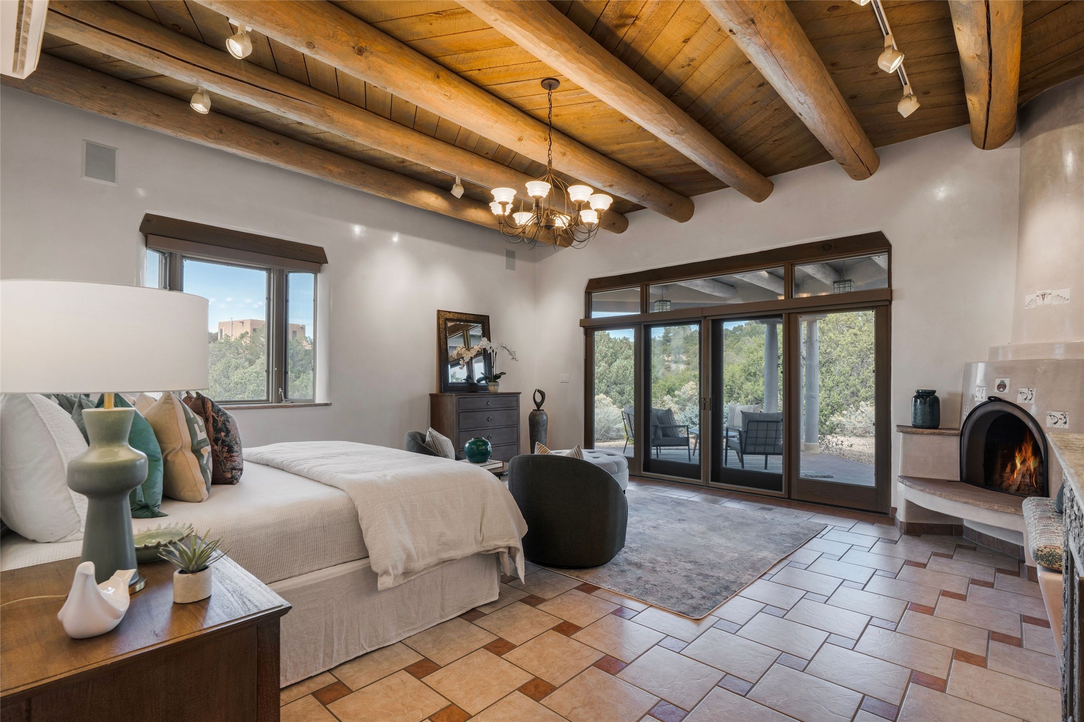  1396 Hyde Park - 物件實景