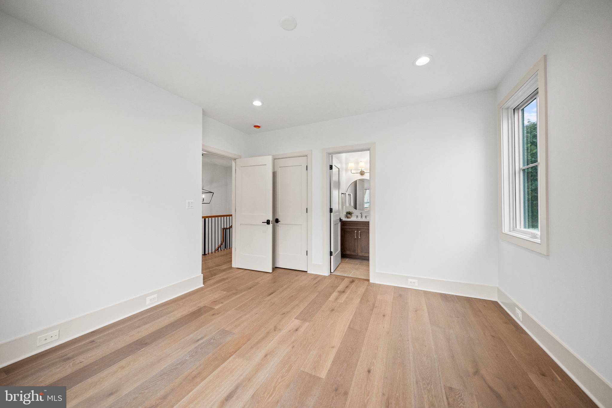 Arlington, Virginia, 22207, United States, 4 Bedrooms Bedrooms, ,5 BathroomsBathrooms,Residential,For Sale,1990203