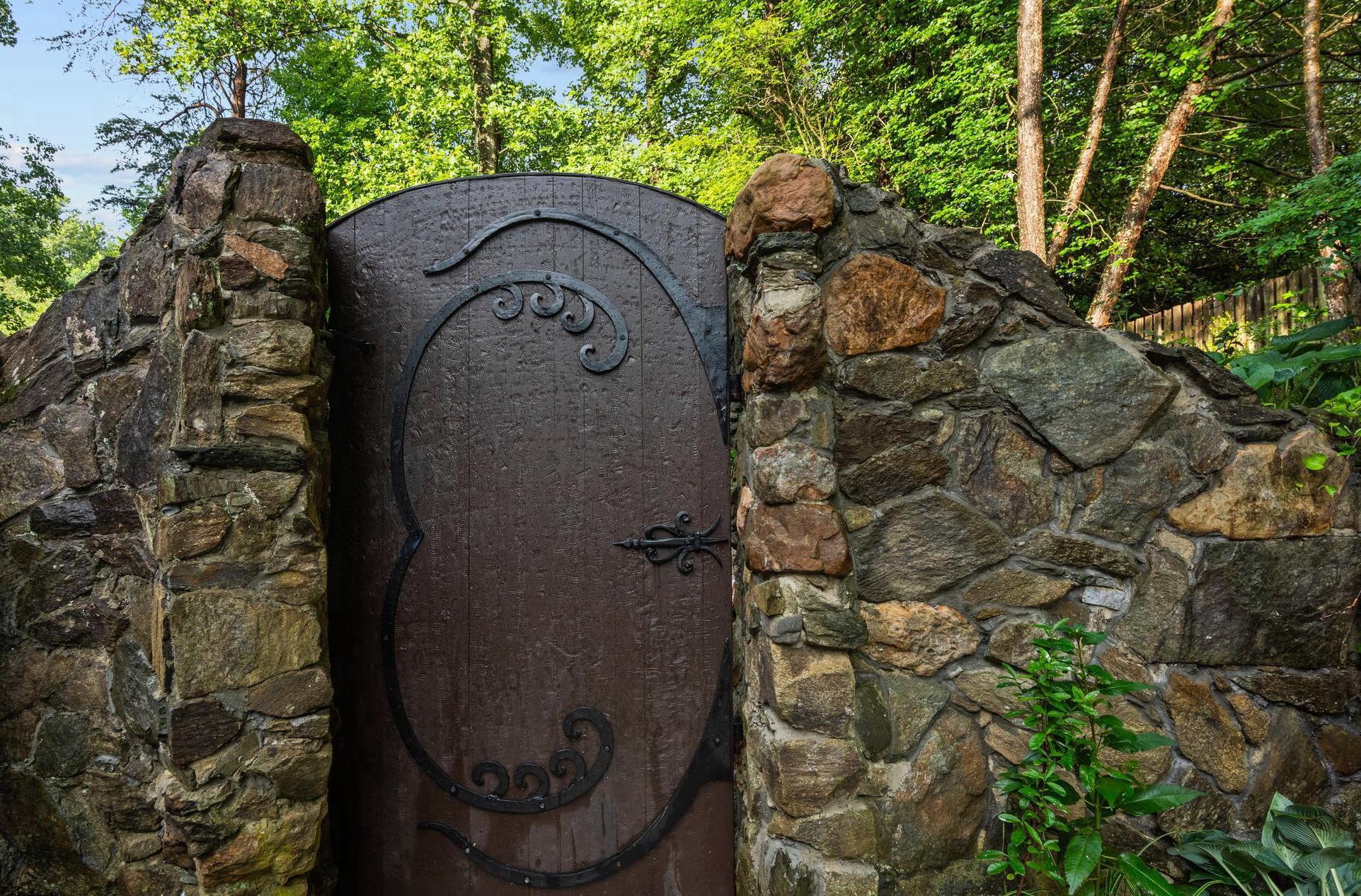  10217 Cedar Pond Drive, Vienna, VA, 22182 - 物件實景