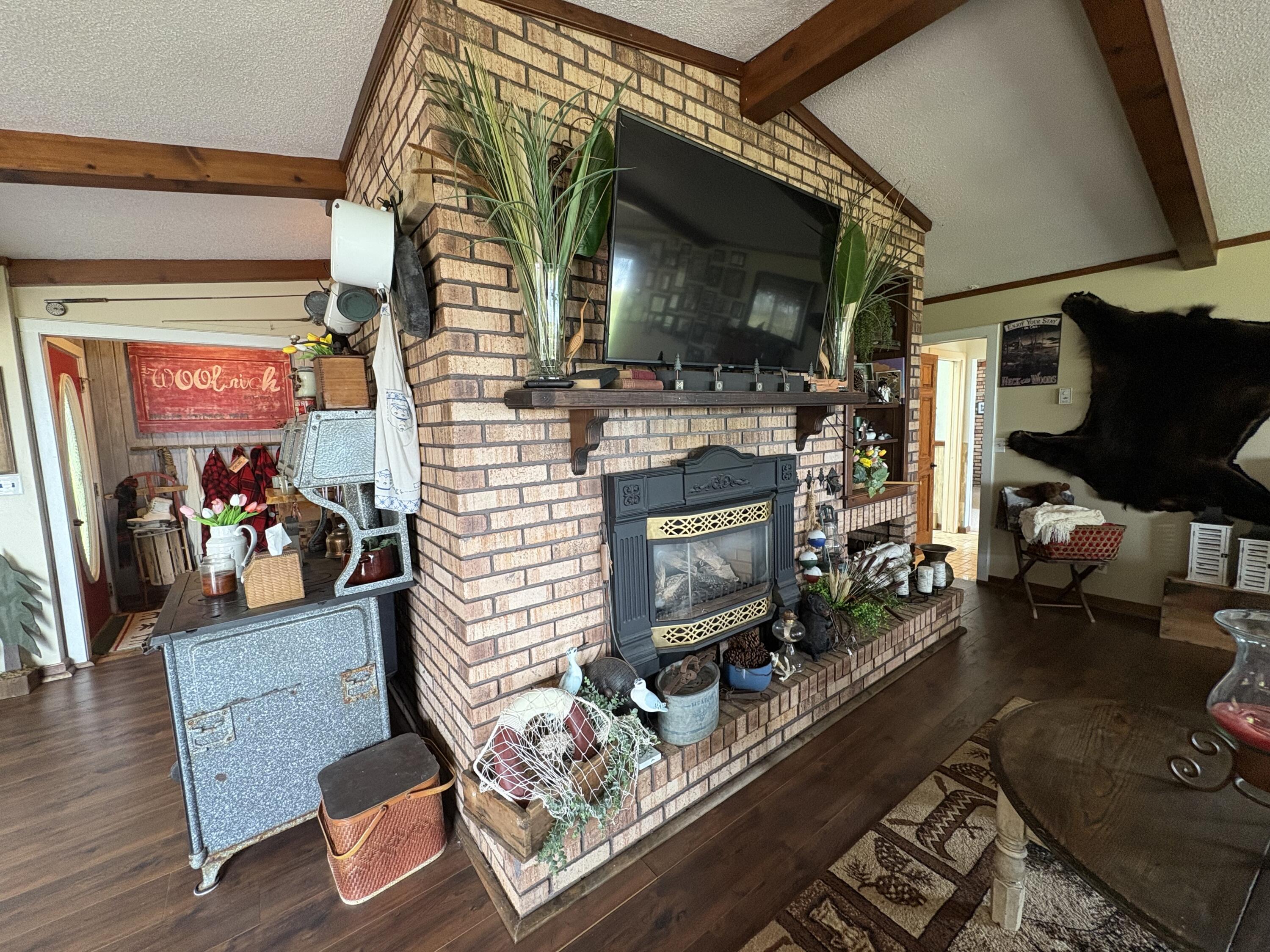Naubinway, Michigan, 49762, United States, 3 Bedrooms Bedrooms, ,2 BathroomsBathrooms,Residential,For Sale,1840338