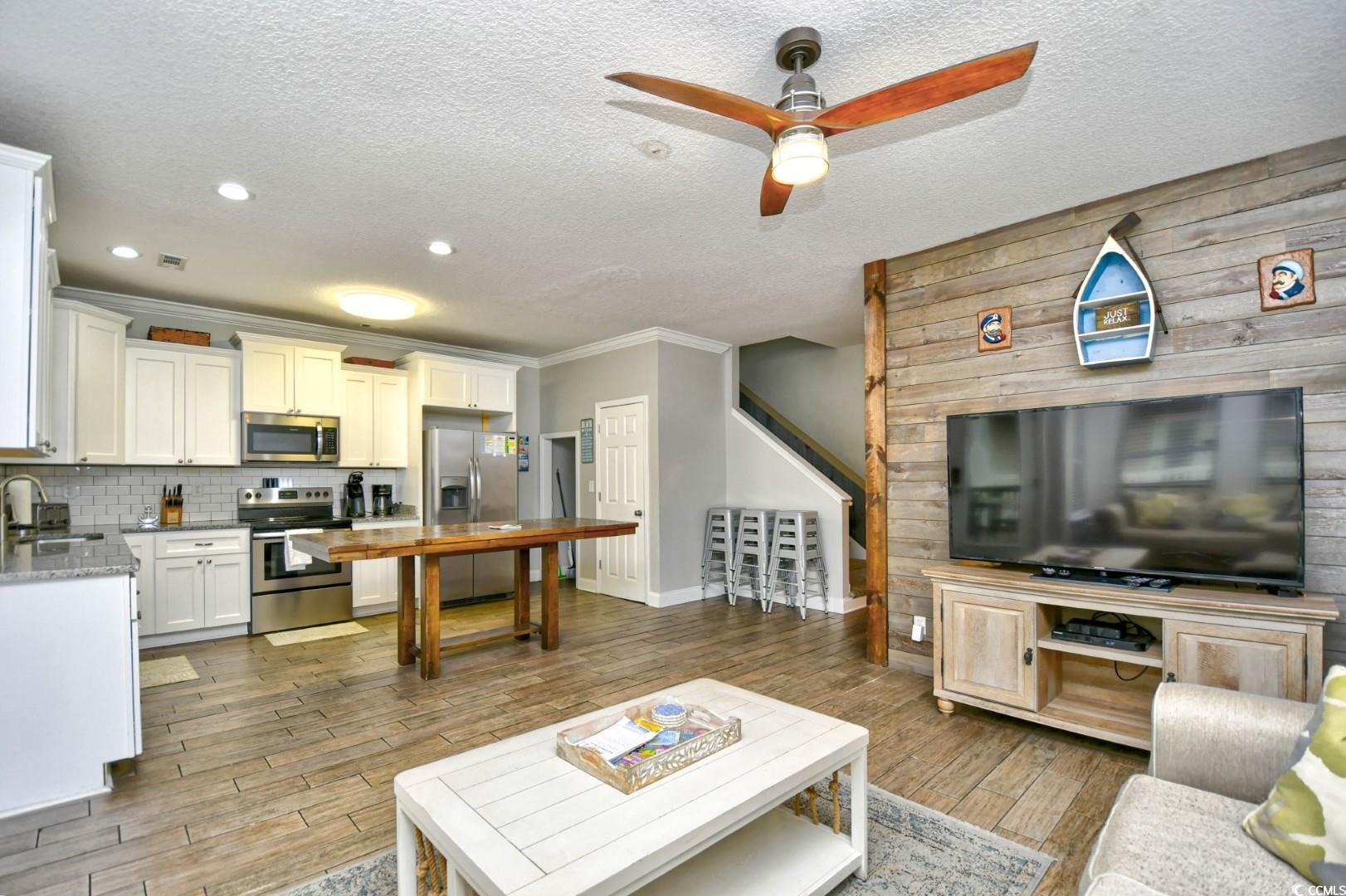 Myrtle Beach, South Carolina, 29575, United States, 7 Bedrooms Bedrooms, ,3 BathroomsBathrooms,Residential,For Sale,1976910